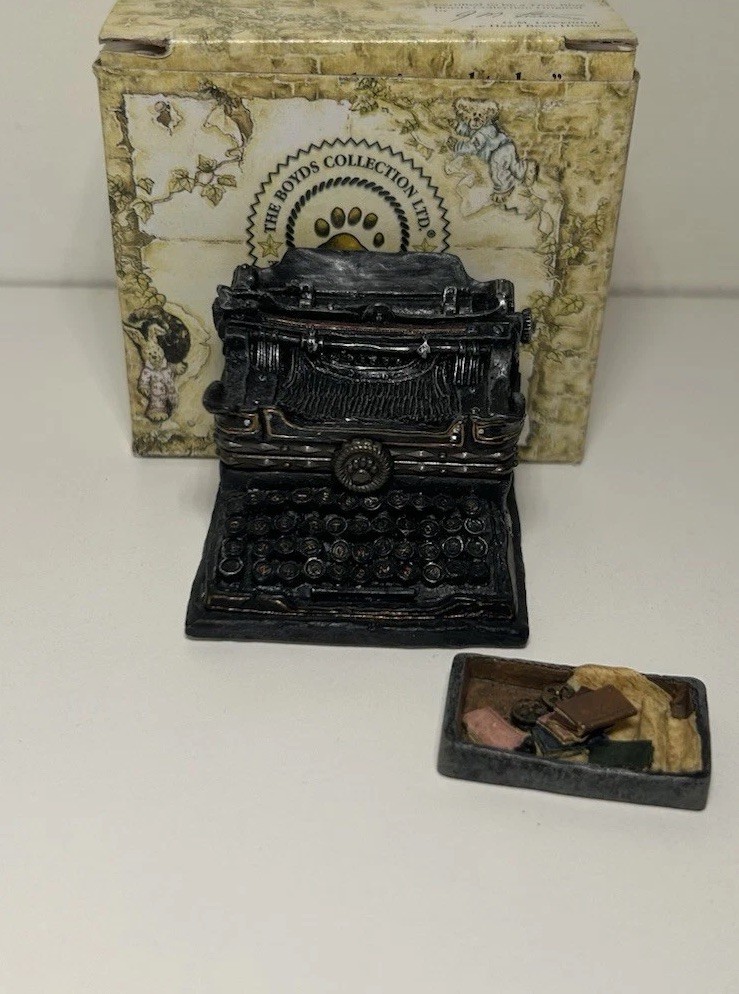 Boyds Bears Treasure Box “Wilsons Typewriter” #392120 READ MISSING NIBBLE