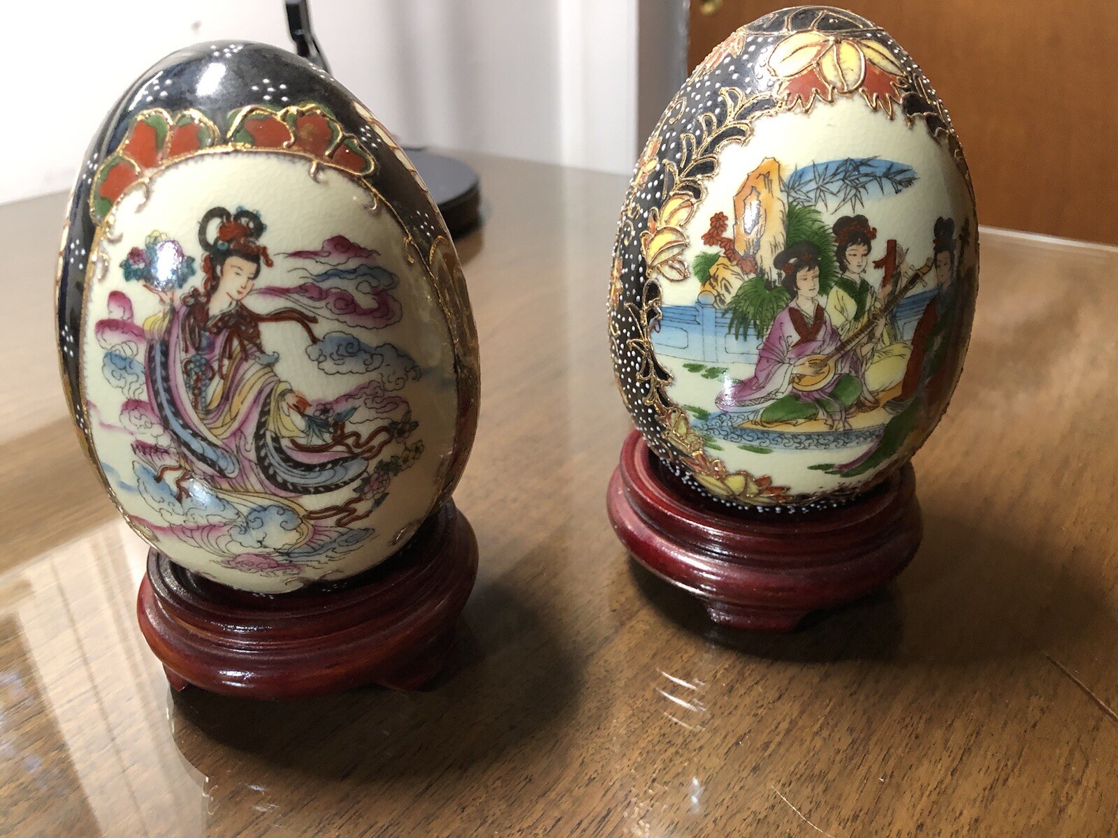 Yi Lin Arts And Treasures Set Of 2 Porcelain Hand Painted Eggs With Wooden Bases