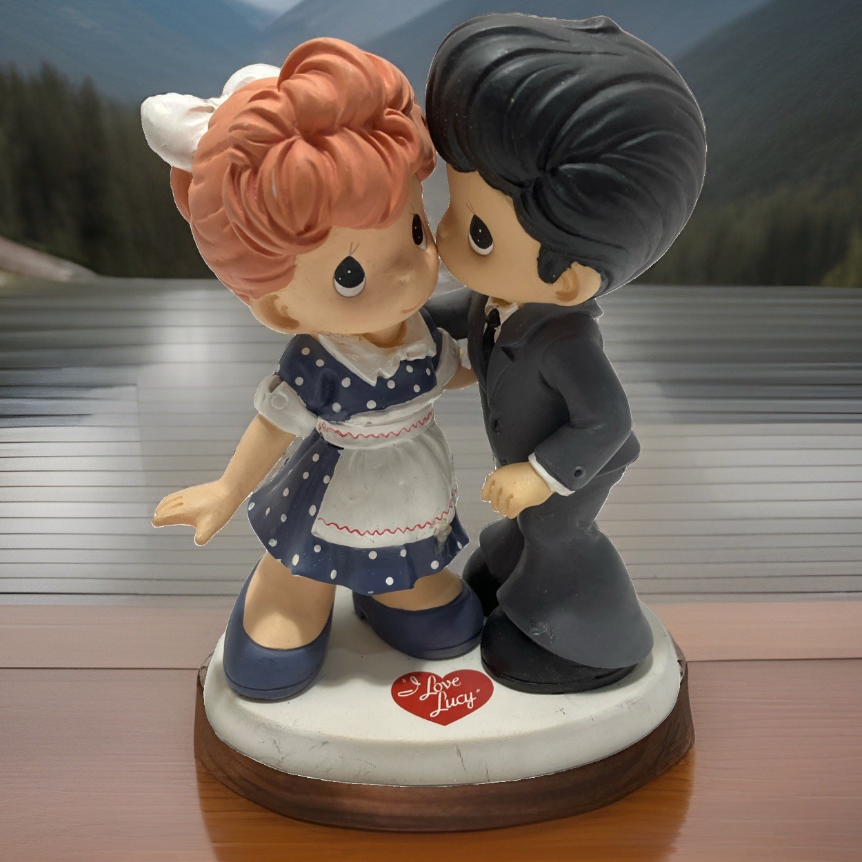 Precious Moments A Love Like No Other I Love Lucy 0517A Rare Figure Missing Hat*
