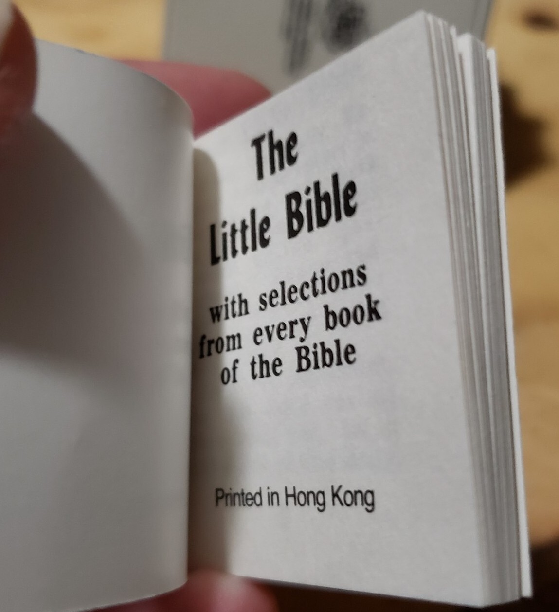 Precious Moments 1991 There’s A Christian Welcome Here Plastic W/Mini Bible