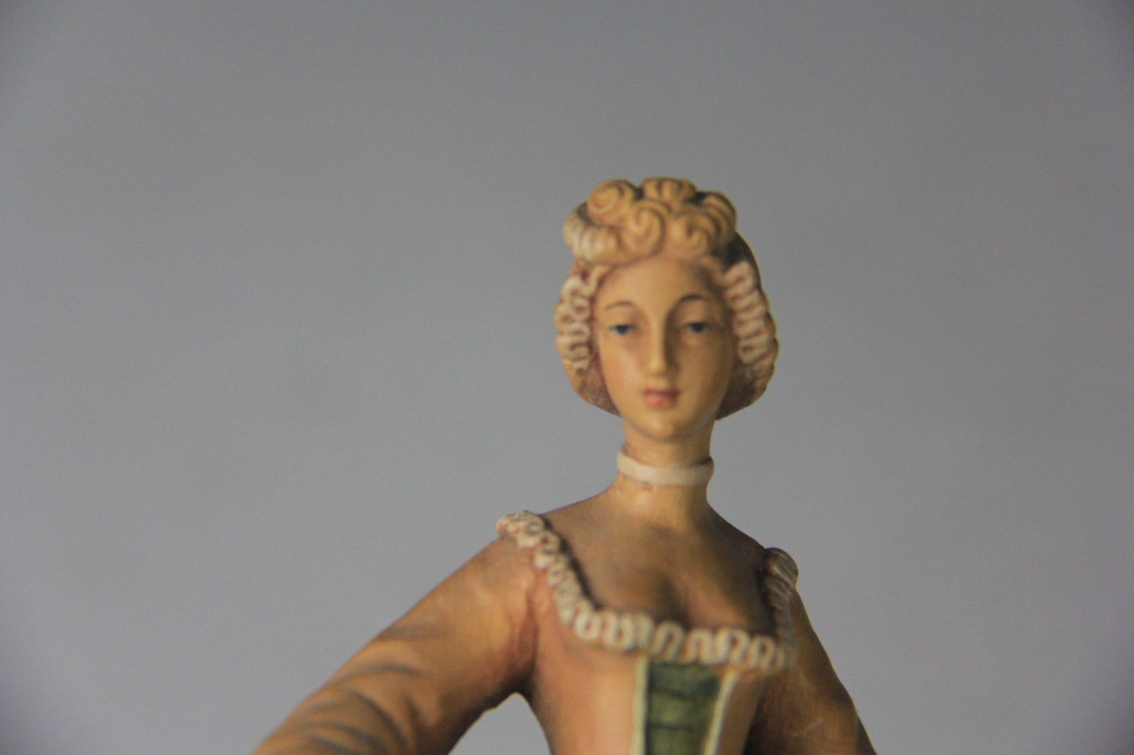 Anri Toriart 1950’s Wood Carved Renaissance Style Lady Statue 5.5″