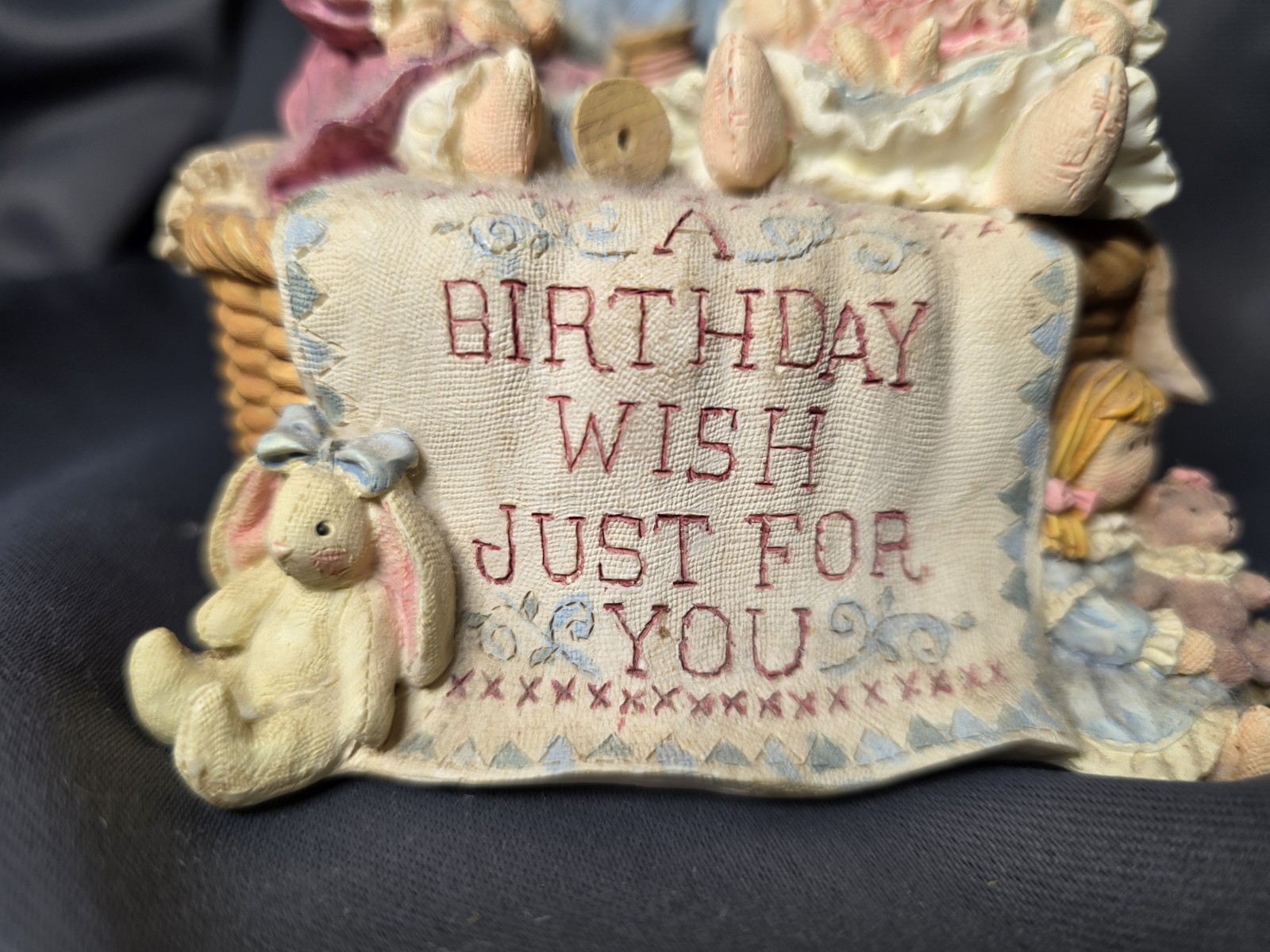 The San Francisco Music Box Company. Heart Tugs-Happy Birthday.