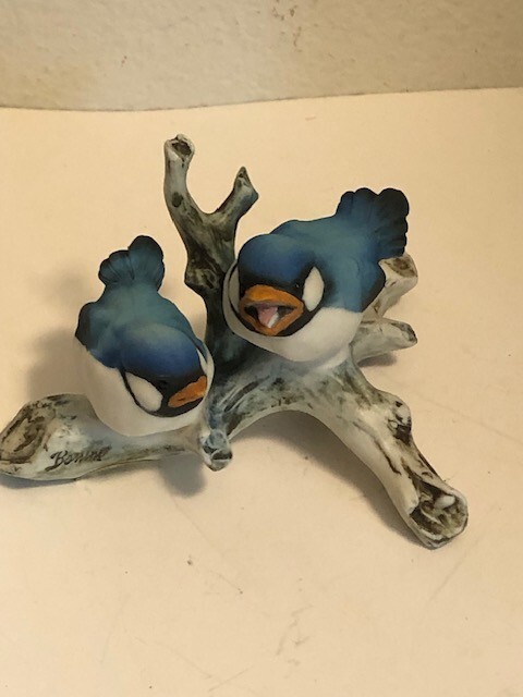 HOUSE OF GOEBEL PORCELAIN FIGURINE 2 BLUEBIRDS SITTING ON A BRANCH W/ STICKER