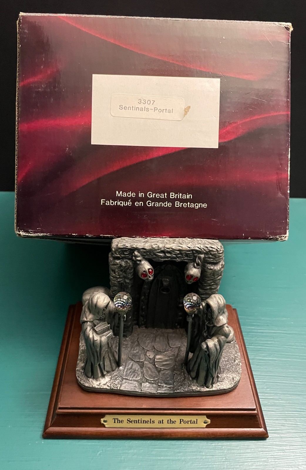 Tudor Mint Pewter Robed Celtic Druid Guardian Skull Portal Crystal Orb Statue