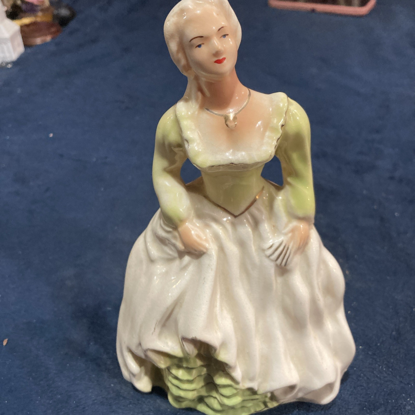 VINTAGE CERAMIC VICTORIAN LADY FIGURINE GREEN/WHITE Dress 7 5/8” Decor