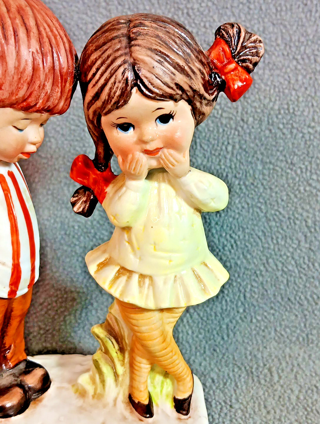 VTG 1971 Moppets Boy Giving Girl Flowers FRAN MAR Porcelain Figurine Japan 6″