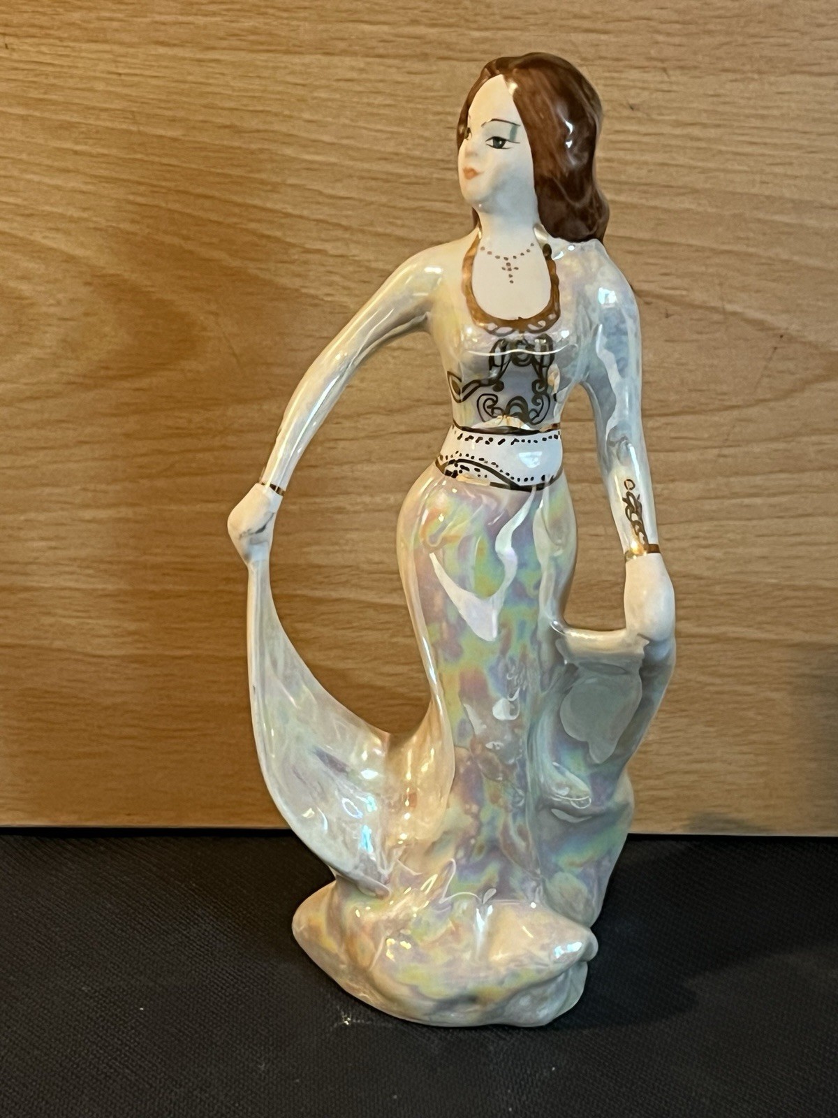STIPO DOROHOI Pearlized Porcelain Vintage LADY FIGURINE Gold 7-3/4″ Romania