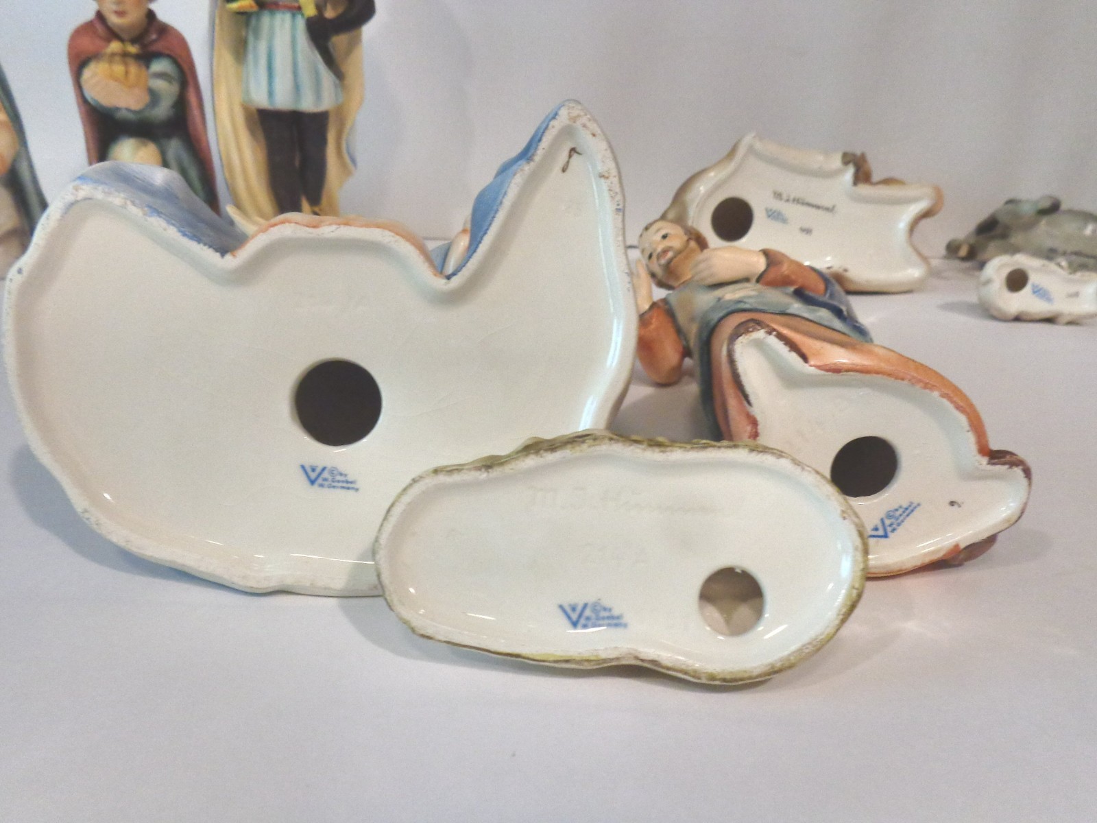 HUMMEL GOEBEL 11-PC. FULL BEE MARKS LARGE 214 NATIVITY SET 1951