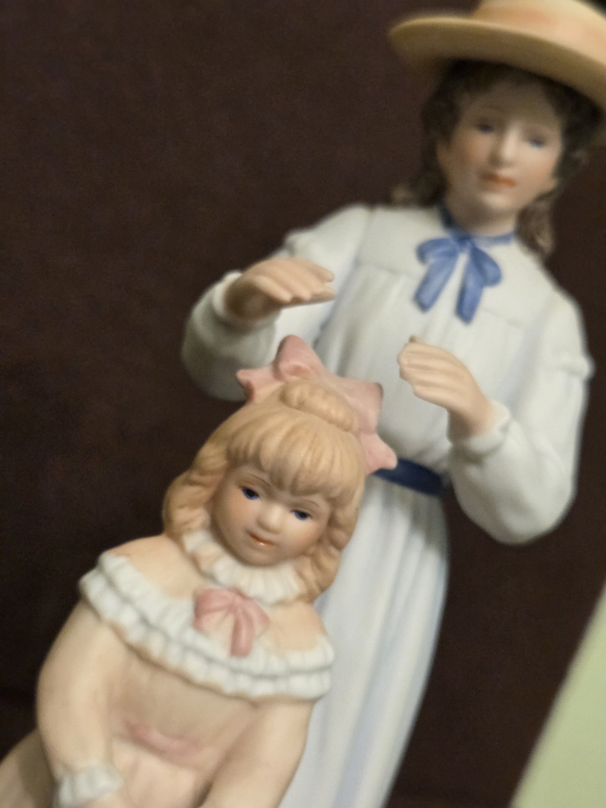 Home Interiors HOMCO Figurine #1478 Mother & Daughter Young Girl Ribbon In Hair