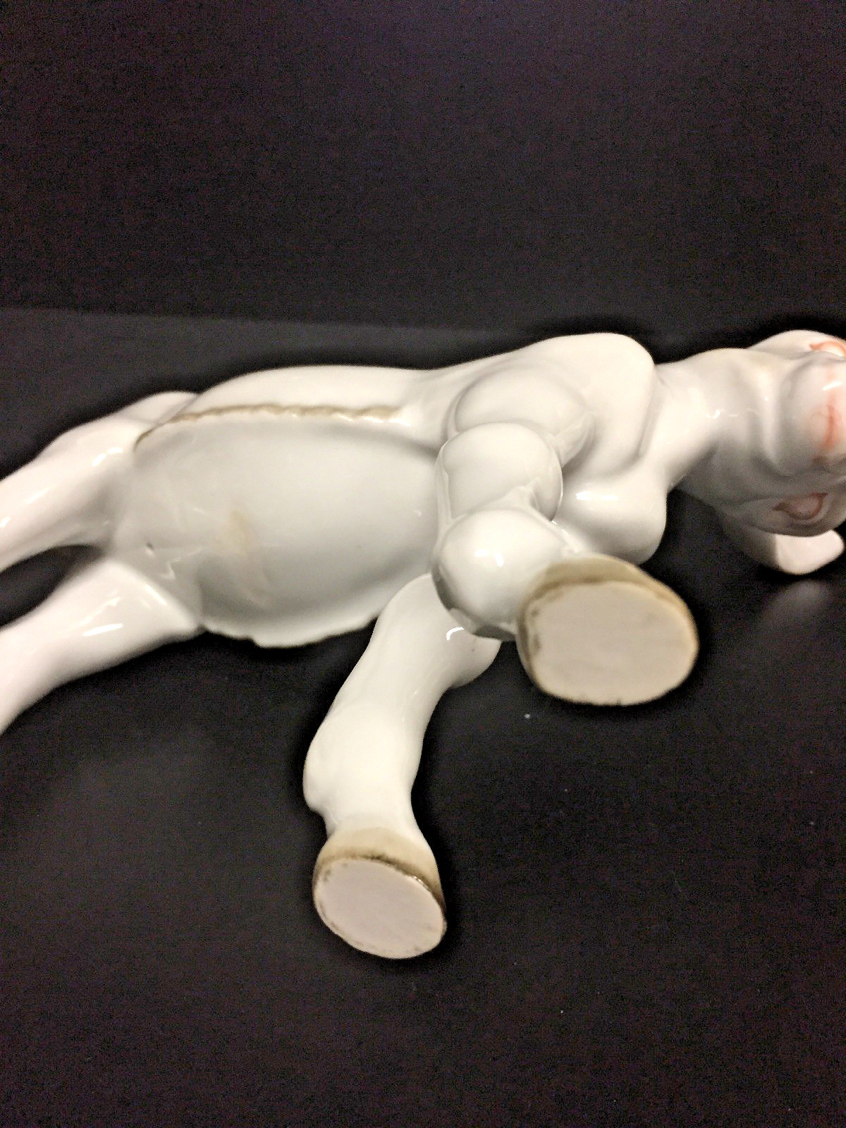RARE HEREND ALBINO MULE, 9-3/8″ HIGH X 8.5″ WIDE