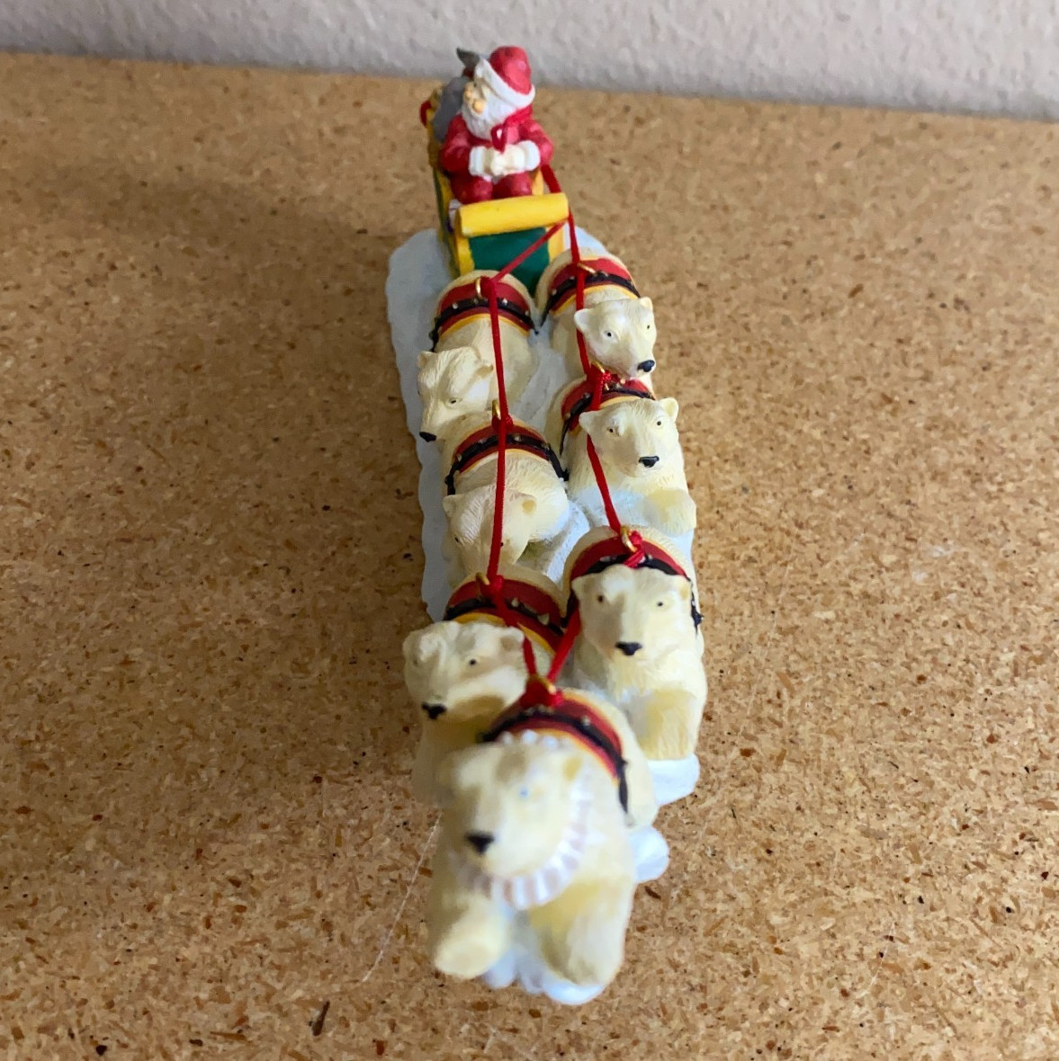 VTG 1995 Santa & Sleigh Being Pulled by a Team of 7 Polar Bears 9″ x 2″ Figurine
