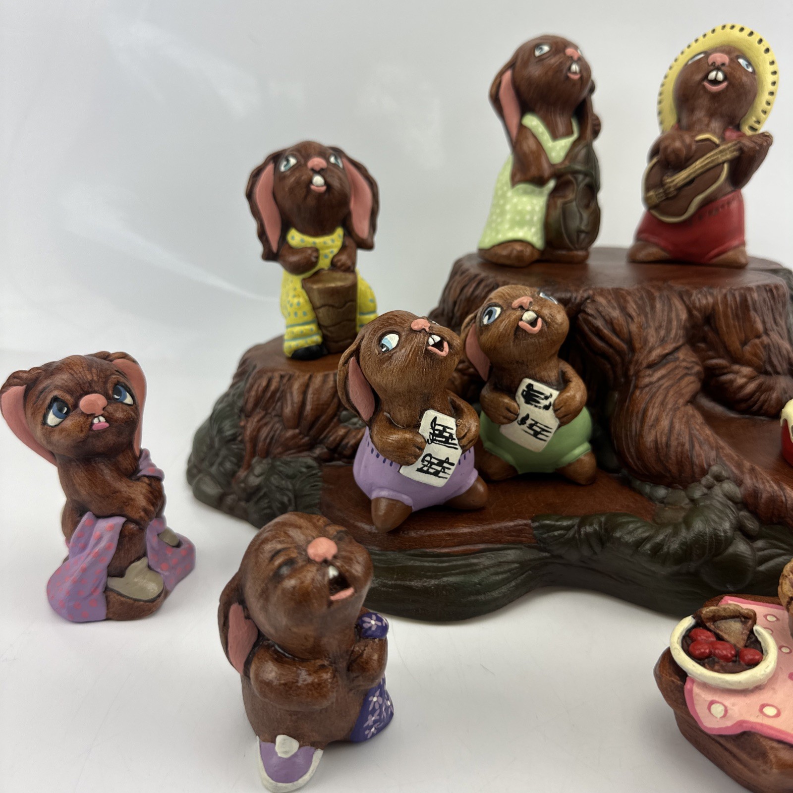 Vintage Pendelfin Rabbit Stoneware Music Scene Apple Pie Chorus Blanket Baby