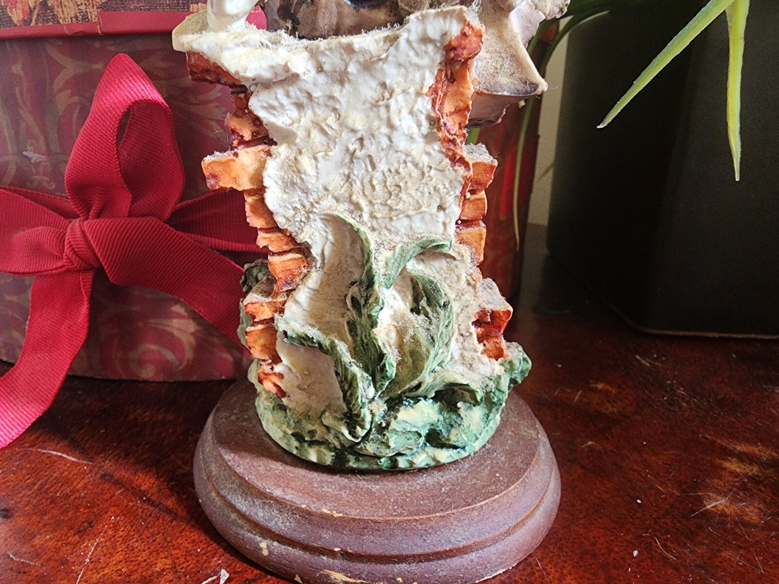 Giuseppe Armani Young Traveler Boy Capodimonte Figurine 9″H 1989 [Unsigned]