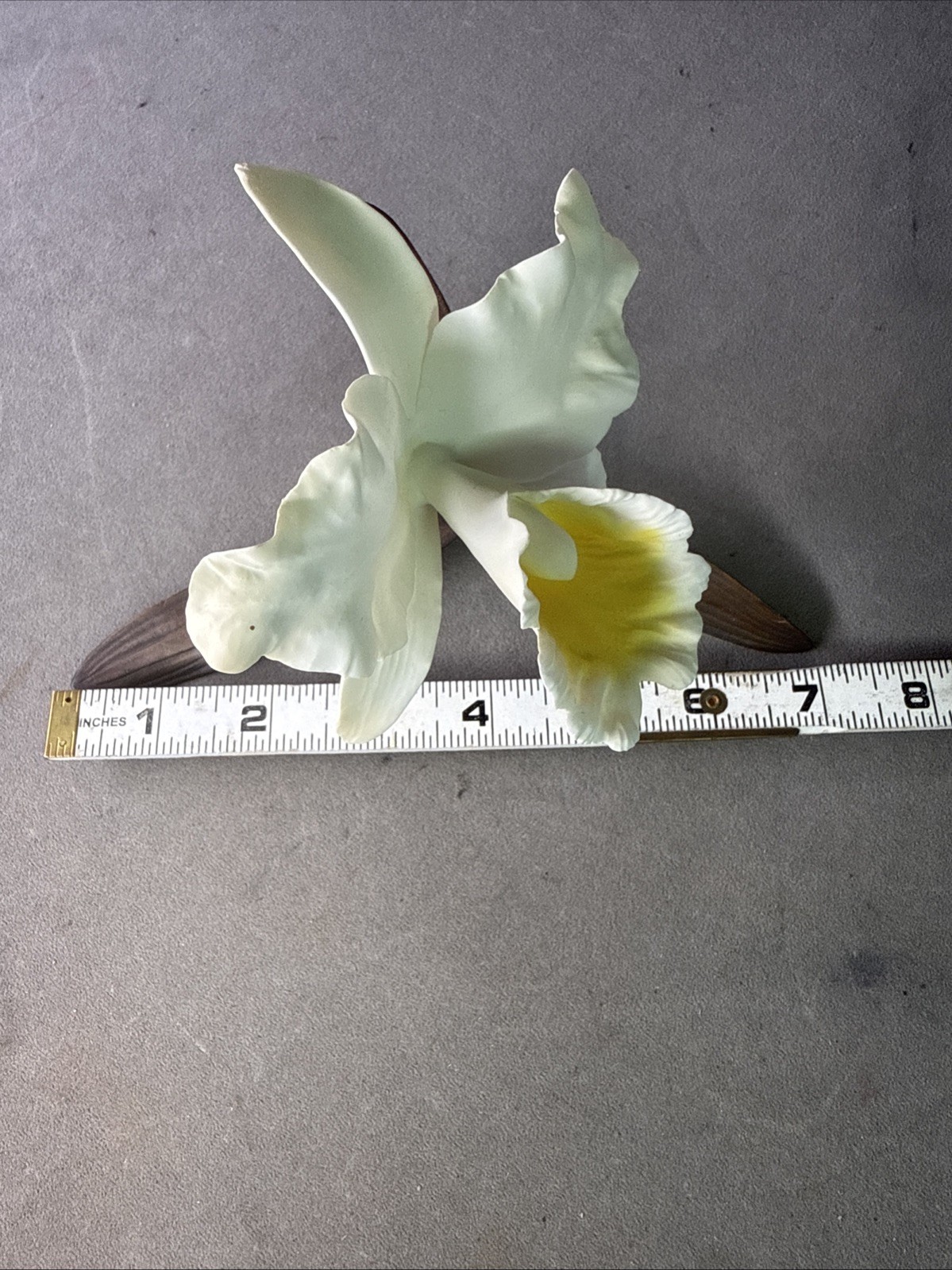 BOEHM PORCELAIN – WHITE AND YELLOW ORCHID FIGURINE – FLOWER METAL STEM & PETALS