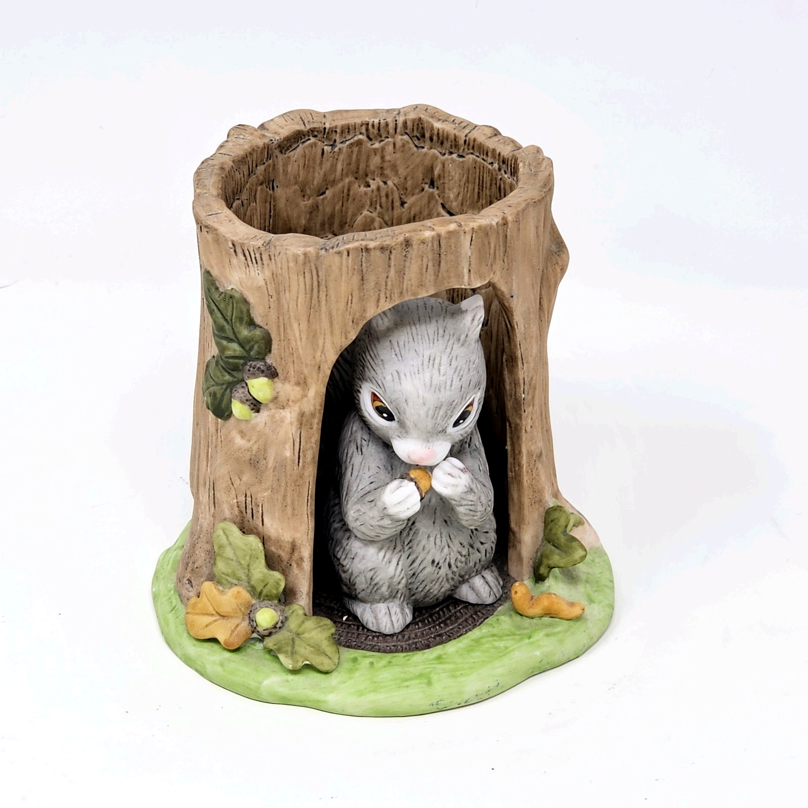 Vtg. 1984 Franklin Mint Woodland Surprises Squirrel in Log Porcelain Figurine