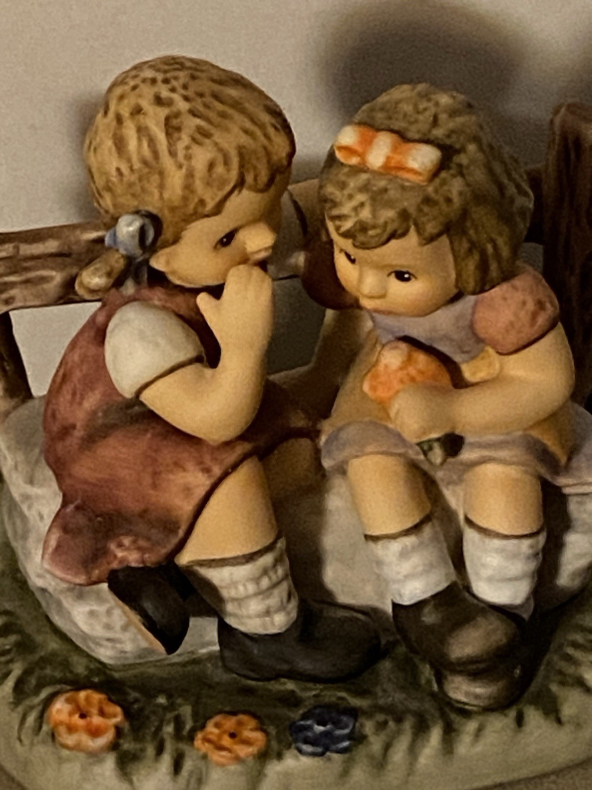 Beautiful Goebel Figurine Little Girls Called Sharing Secrets. Germany Vintage.