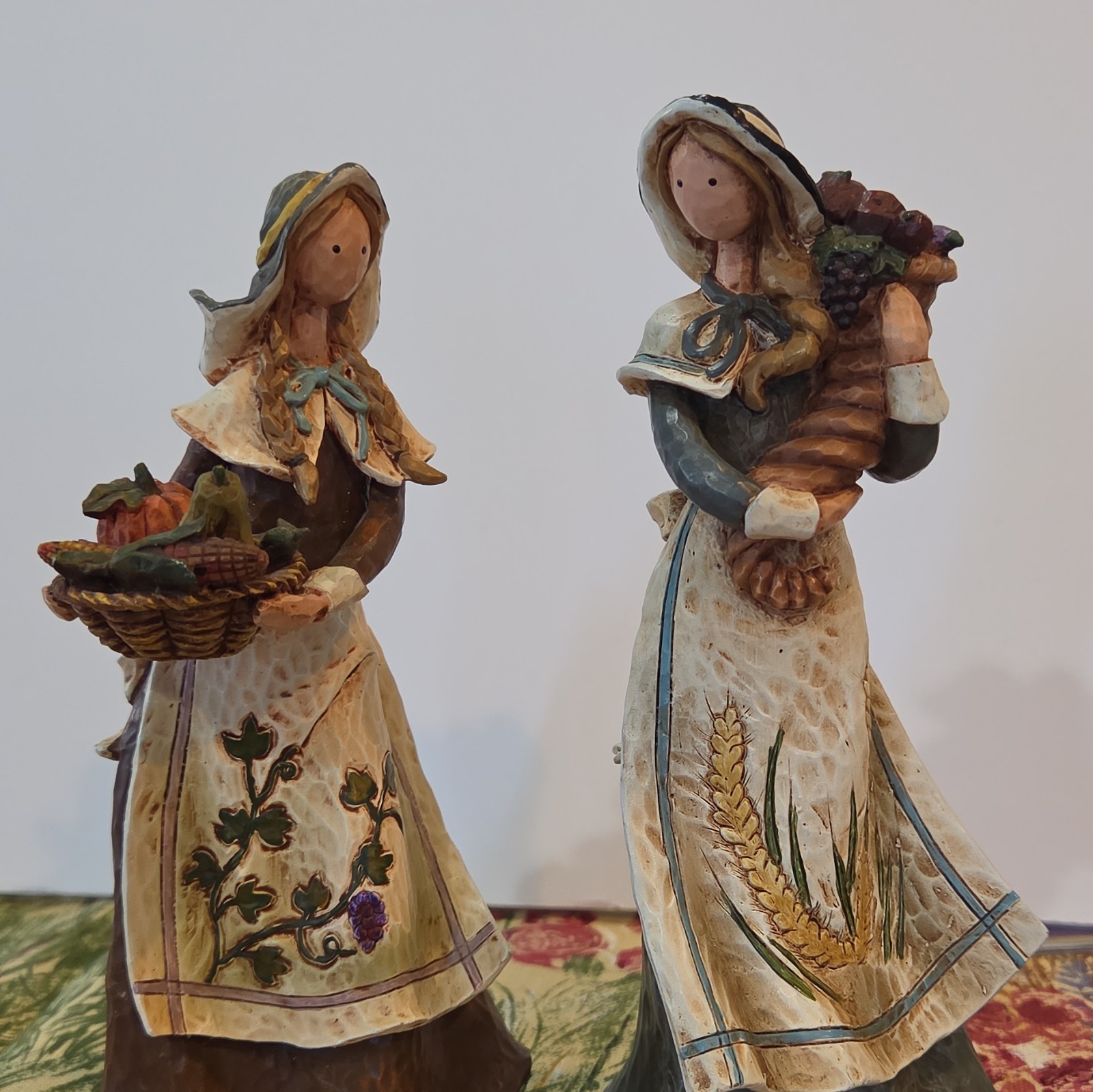 Multicolor Resin Women People Figurines Decorative Set of 2 for Adults Decor