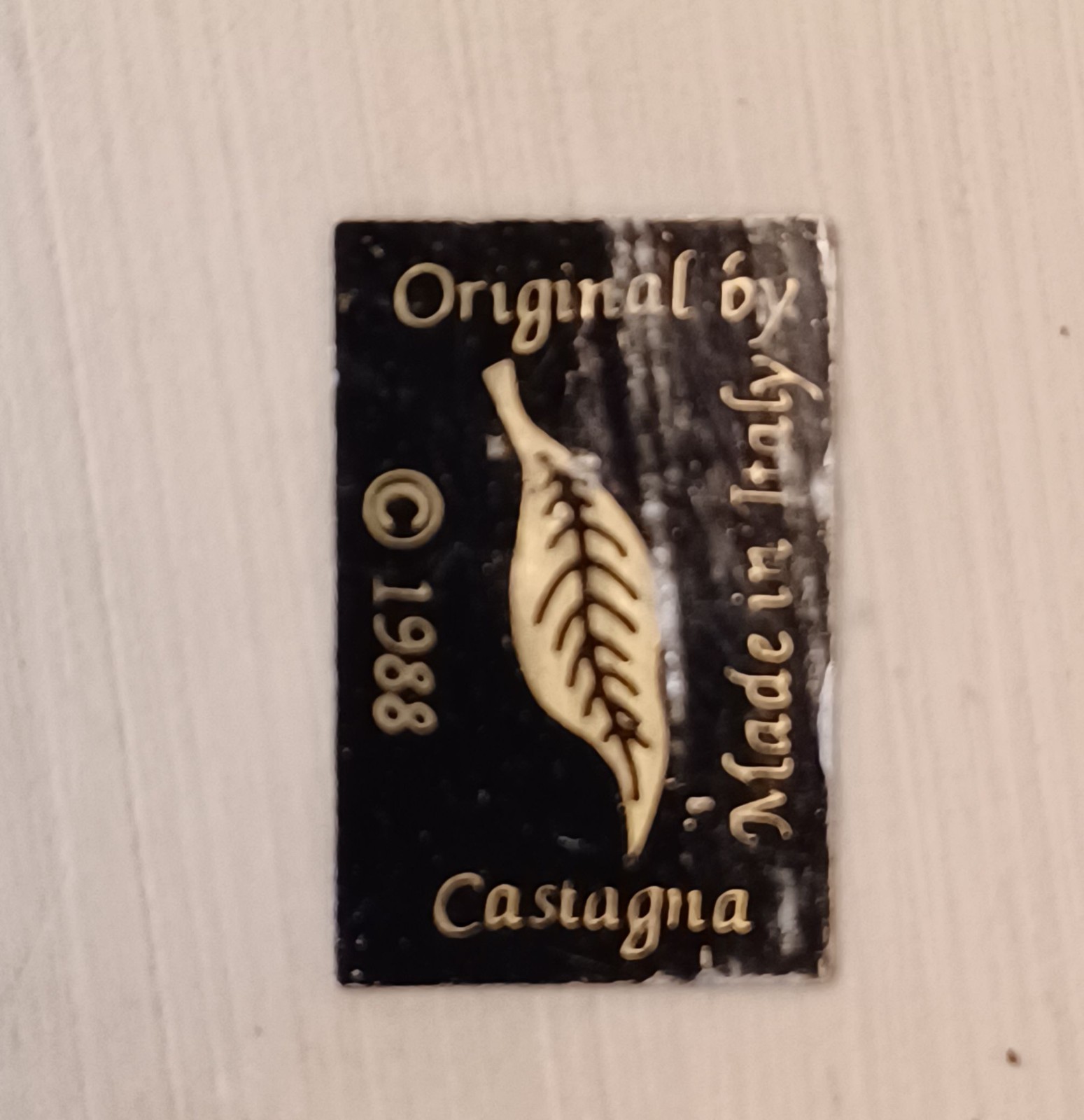 CASTAGNA ITALY BROWN & TAN COW LAYING DOWN FIGURINE ORIG STICKER 1988
