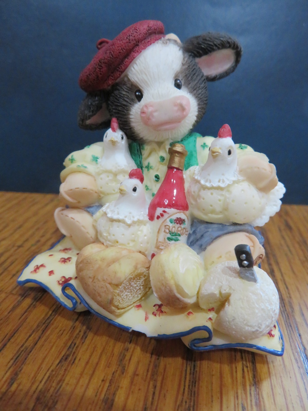 Mary’s Moo Moos Cow Figure “Every Birdie Loves Christmas” 371440 Enesco 1998