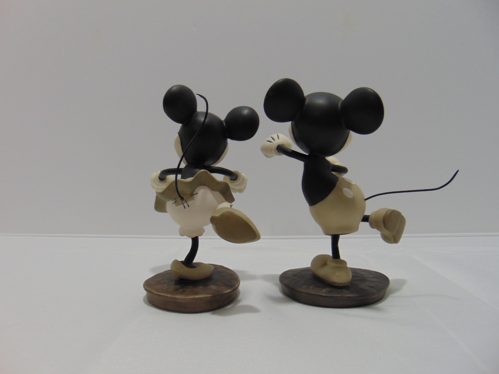 Walt Disney Classics The Delivery Boy Black & White Minnie And Mickey COA MIB
