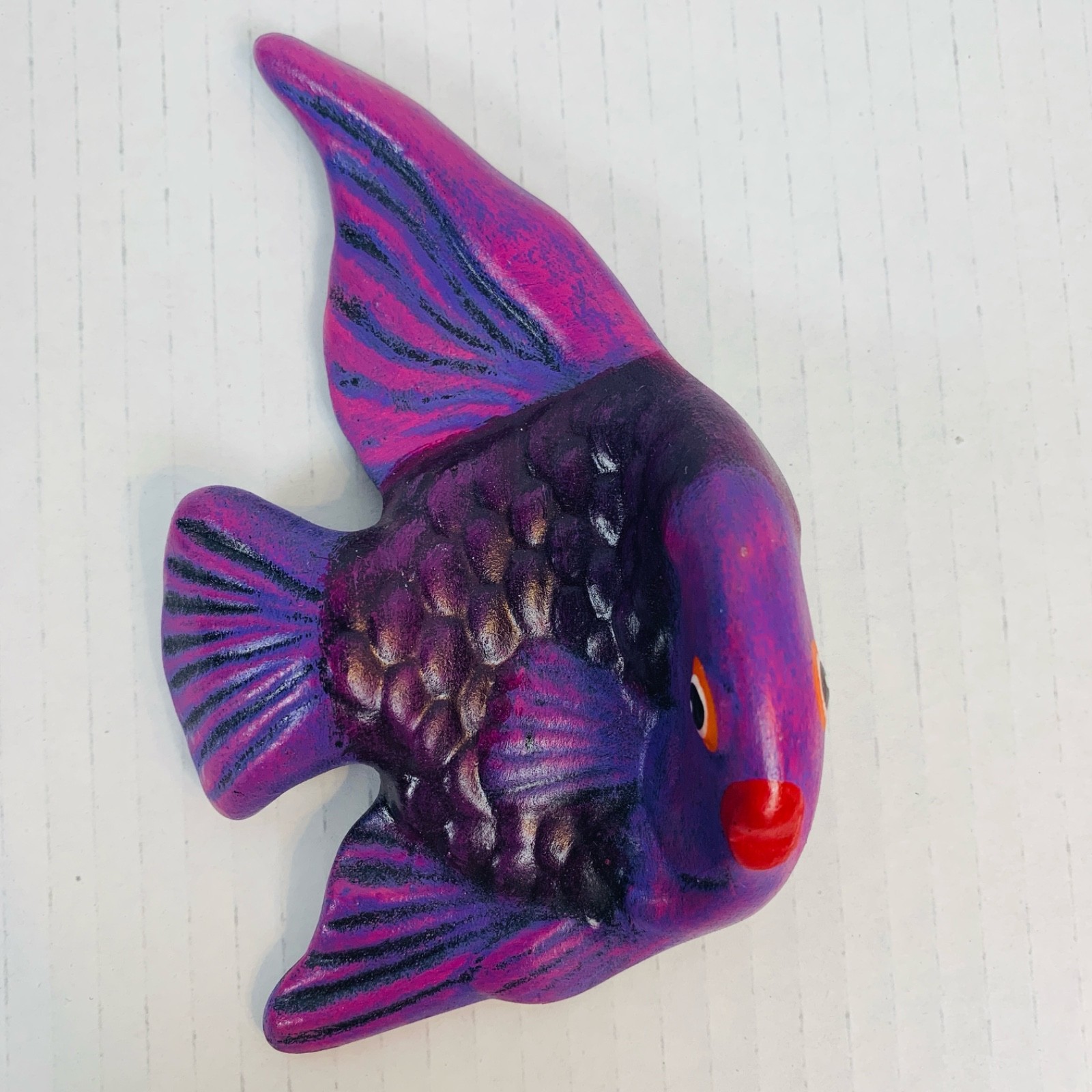 Vintage MCM Ceramic Purple Angel Fish Bath Wall Pocket Kitsch Small 4″ X 5.5″