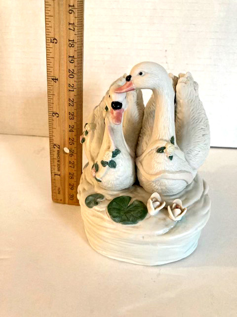San Francisco Music Box Company Kissing Swans Lake Music Box Working