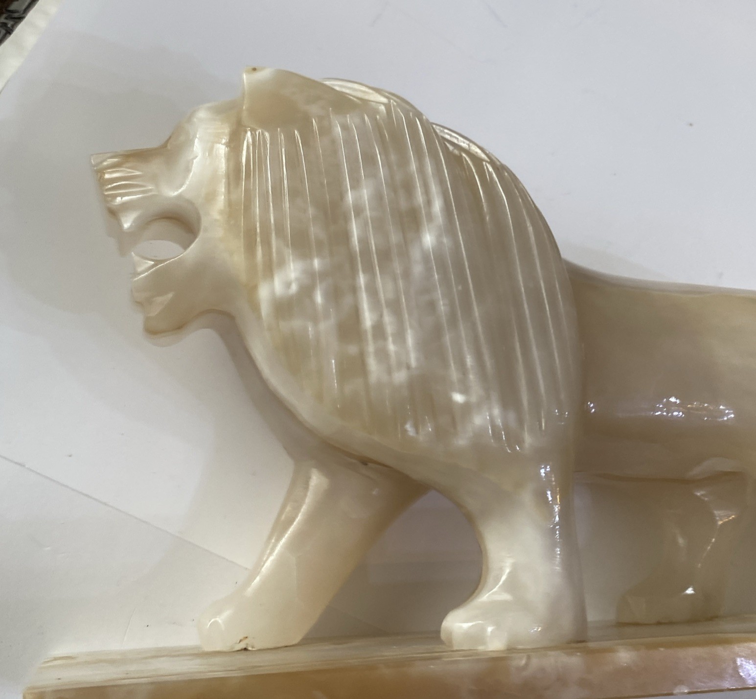 Large Marble Onyx Lion Statue Figure Sculpture Hand Carved Impressive 13 Pounds