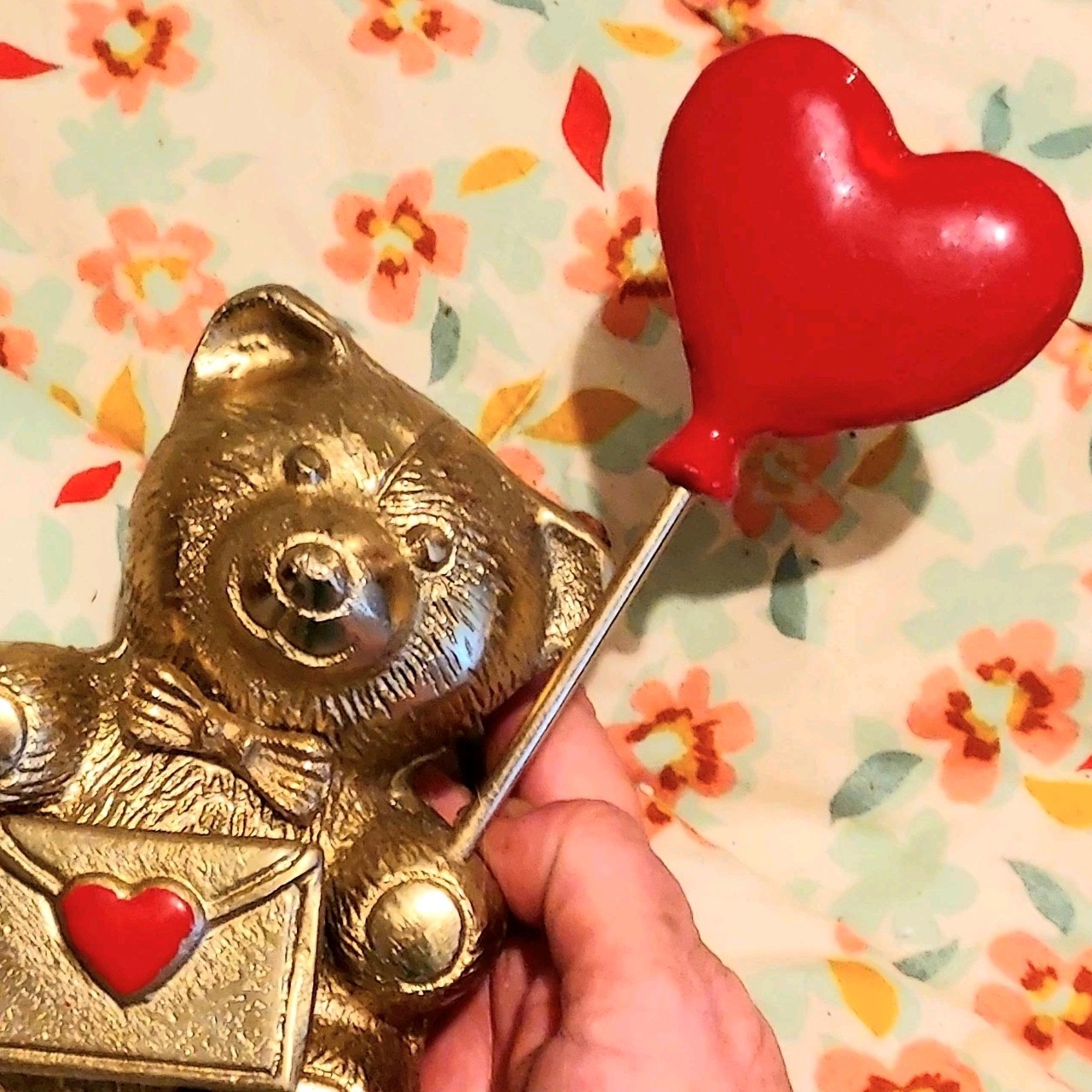 Metal Teddy Bear Holding Red Heart Balloon And Card, Vtg Gold Finish Love Baby