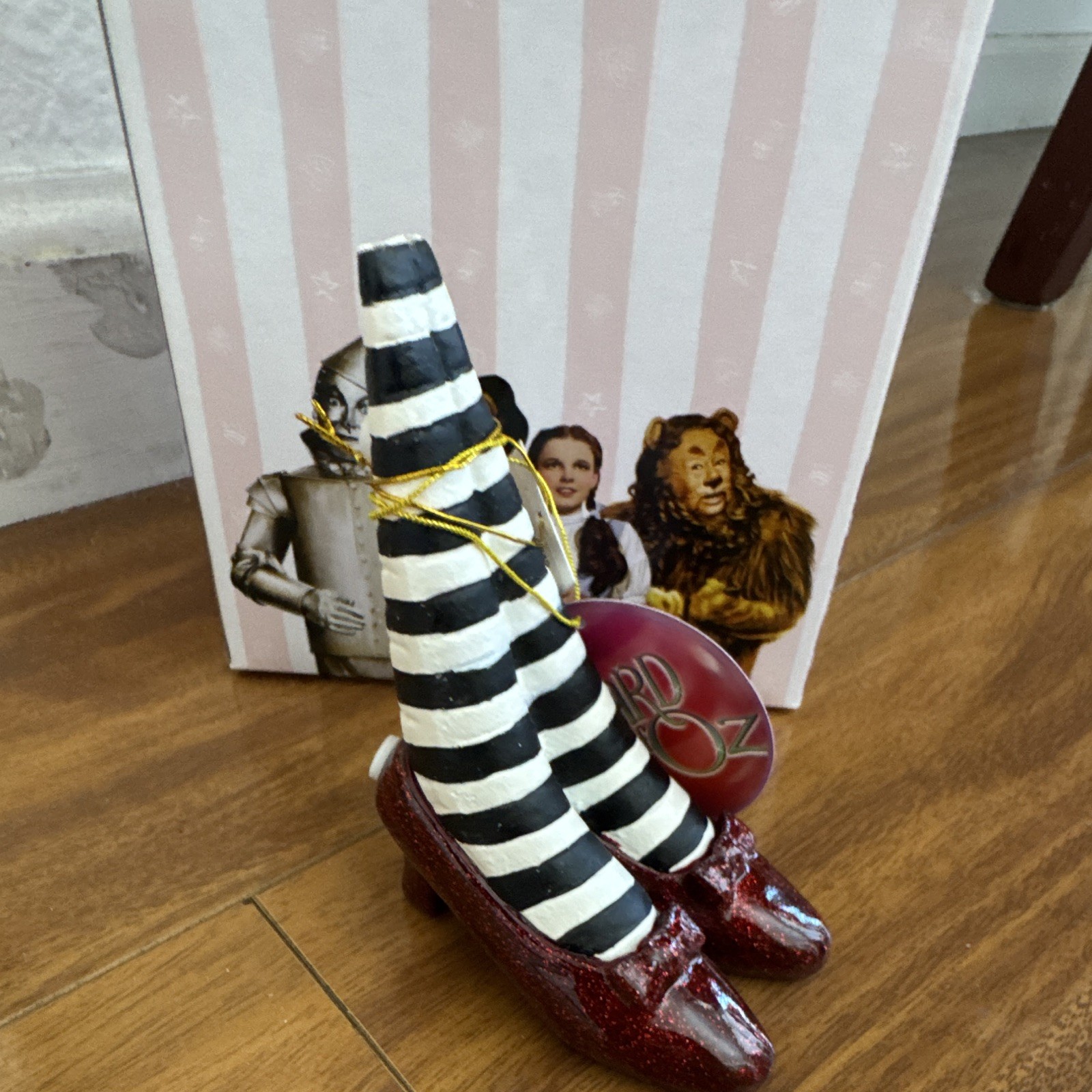 Wizard of Oz Doorstop Wicked Witch of the East Legs Red Slippers #1842 Westland