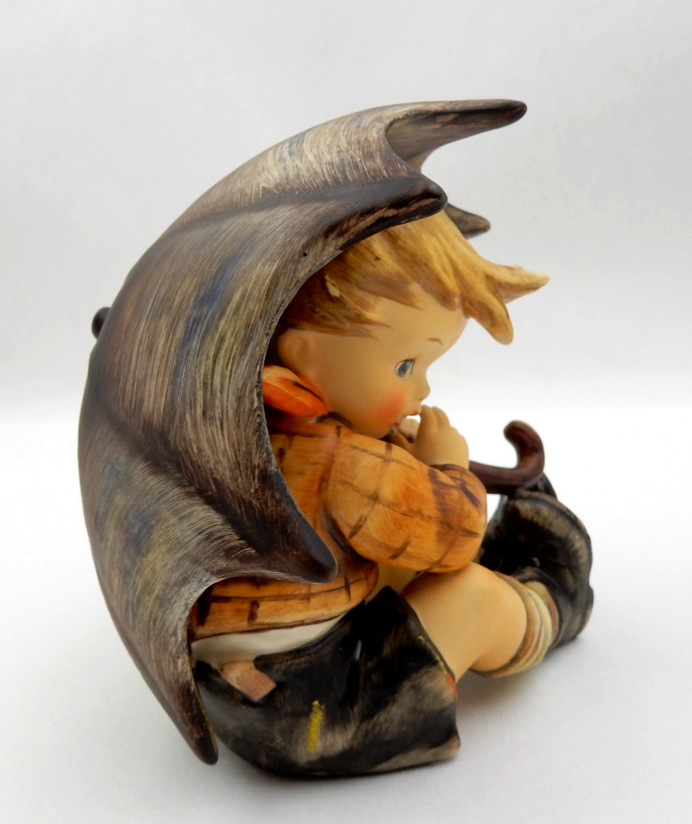 VINTAGE GOEBEL HUMMEL 152/0 A TMK-6 UMBRELLA BOY FIGURINE WEST GERMANY 5″ TALL