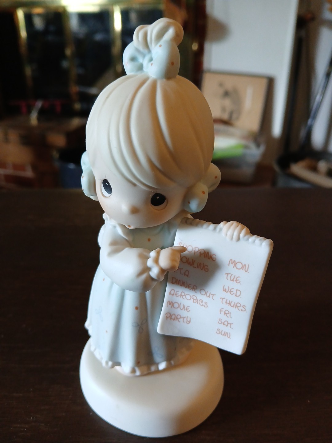 Precious Moments 261130 “Have You Any Room For Jesus” Porcelain Figurine 1996