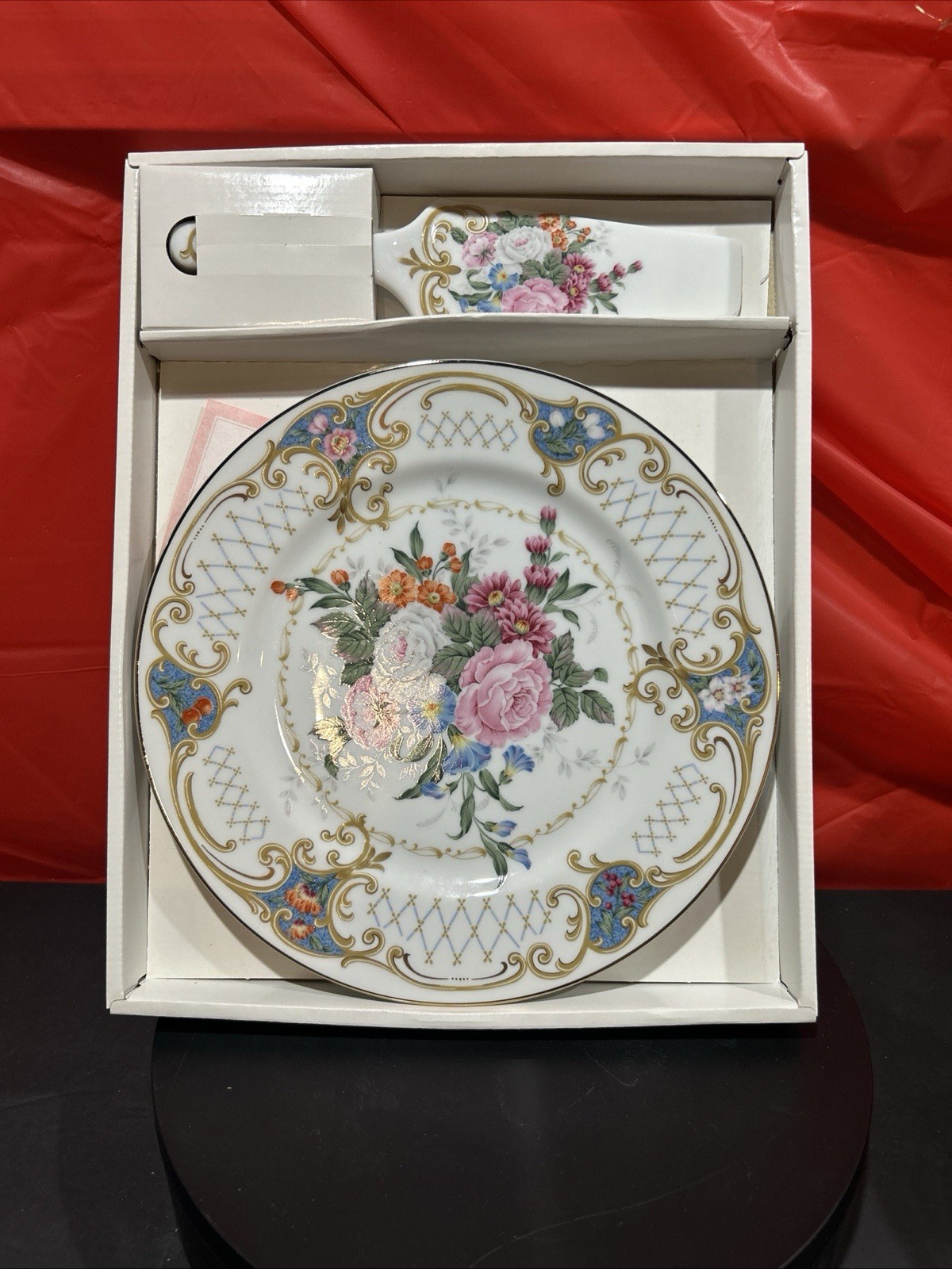 Andrea by Sadek Amore 10.5 in Cake Plate & Server Set – Set of Two