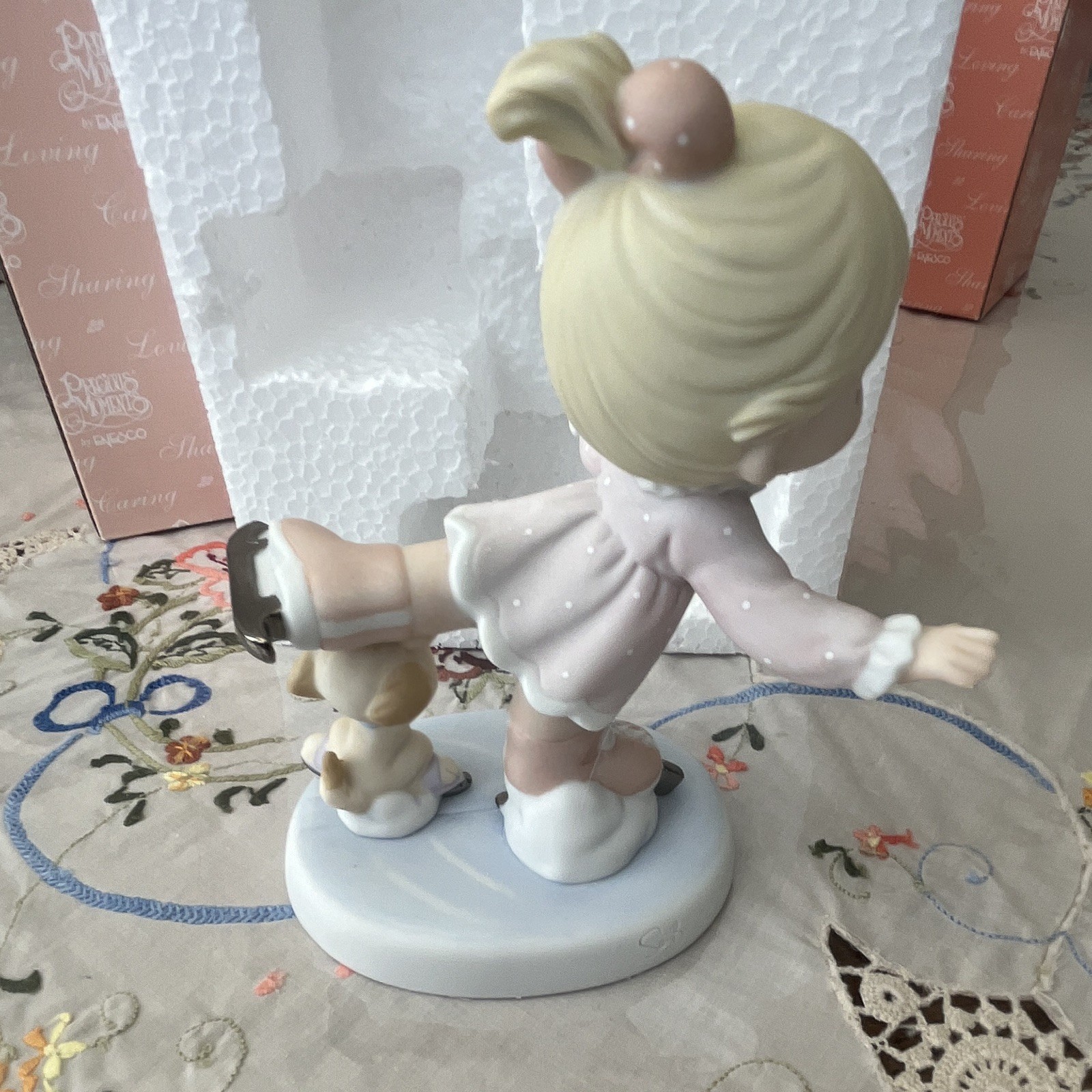 Precious Moments A Little Help Goes A Long Way Porcelain Figurine Boxed 2004