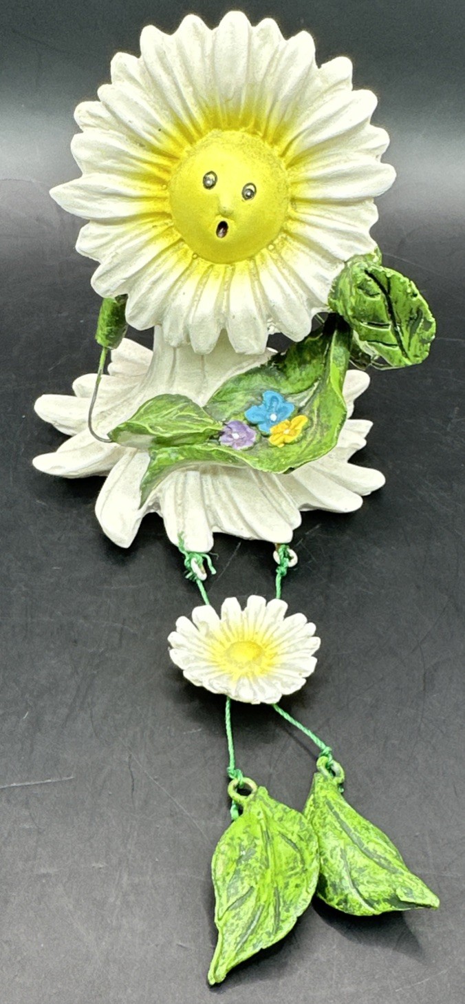 Vtg Anthropomorphic Flower Shelf Sitter Figurine