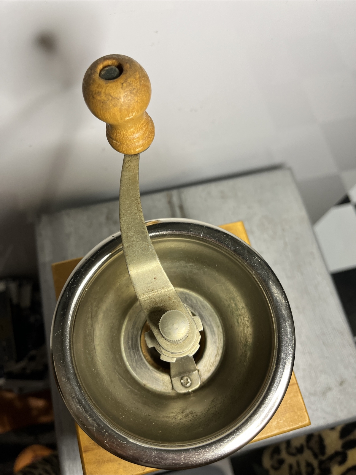 Coffee Grinder Collectable for Display unsure if its working.,