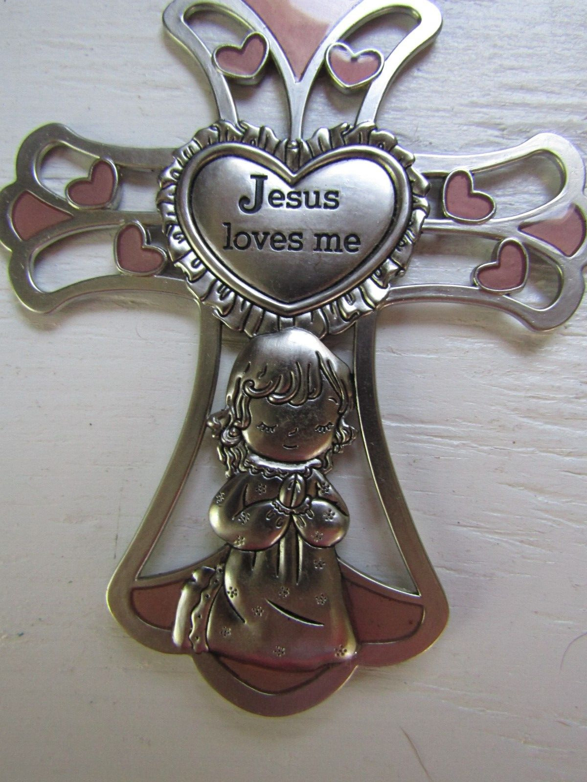 Vintage Metal Jesus Loves Me Praying Girl Christian Crib Cross ~ 3.0 x 4.0″