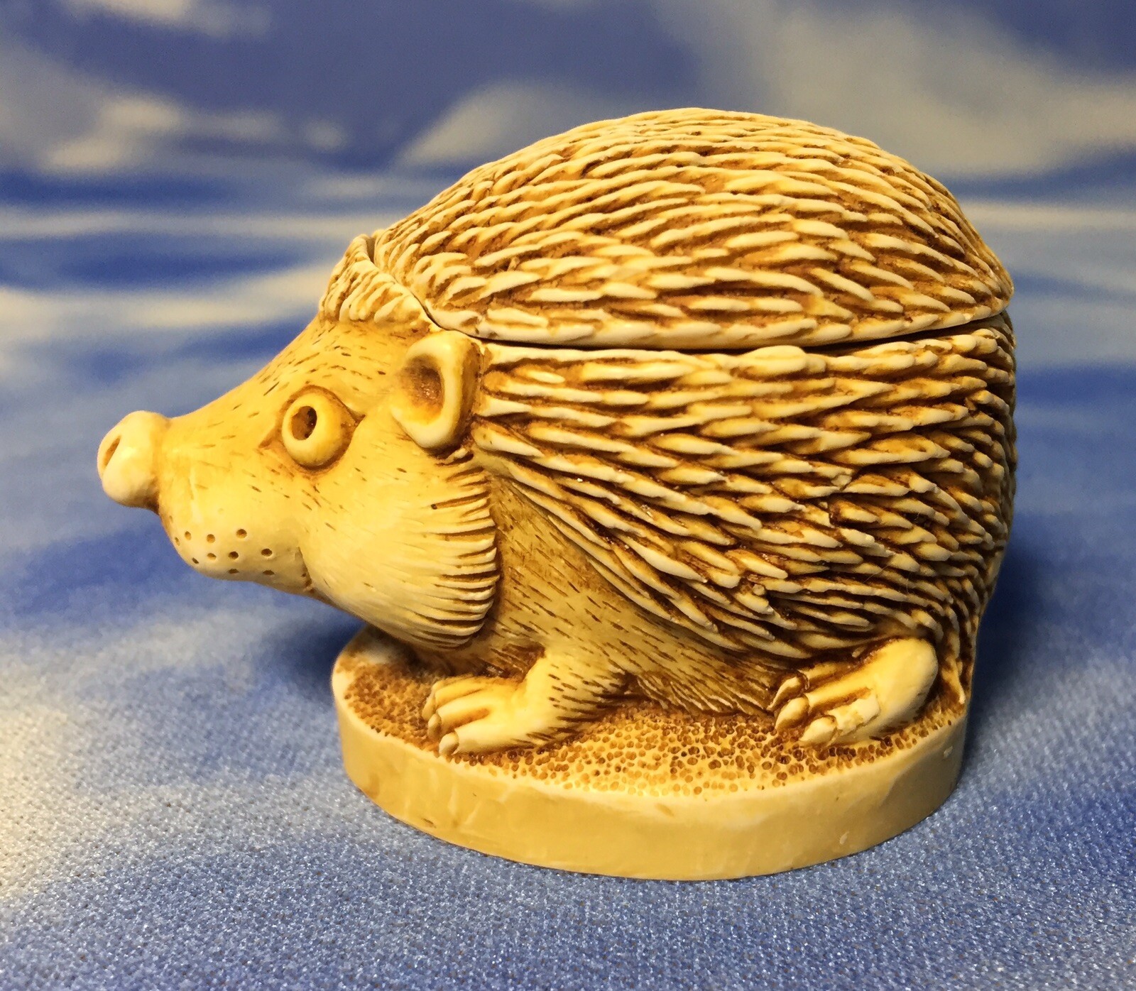 HTF Retired Early Harmony Kingdom “Untouchable” Hedgehog Box Figurine TJHE2 EUC