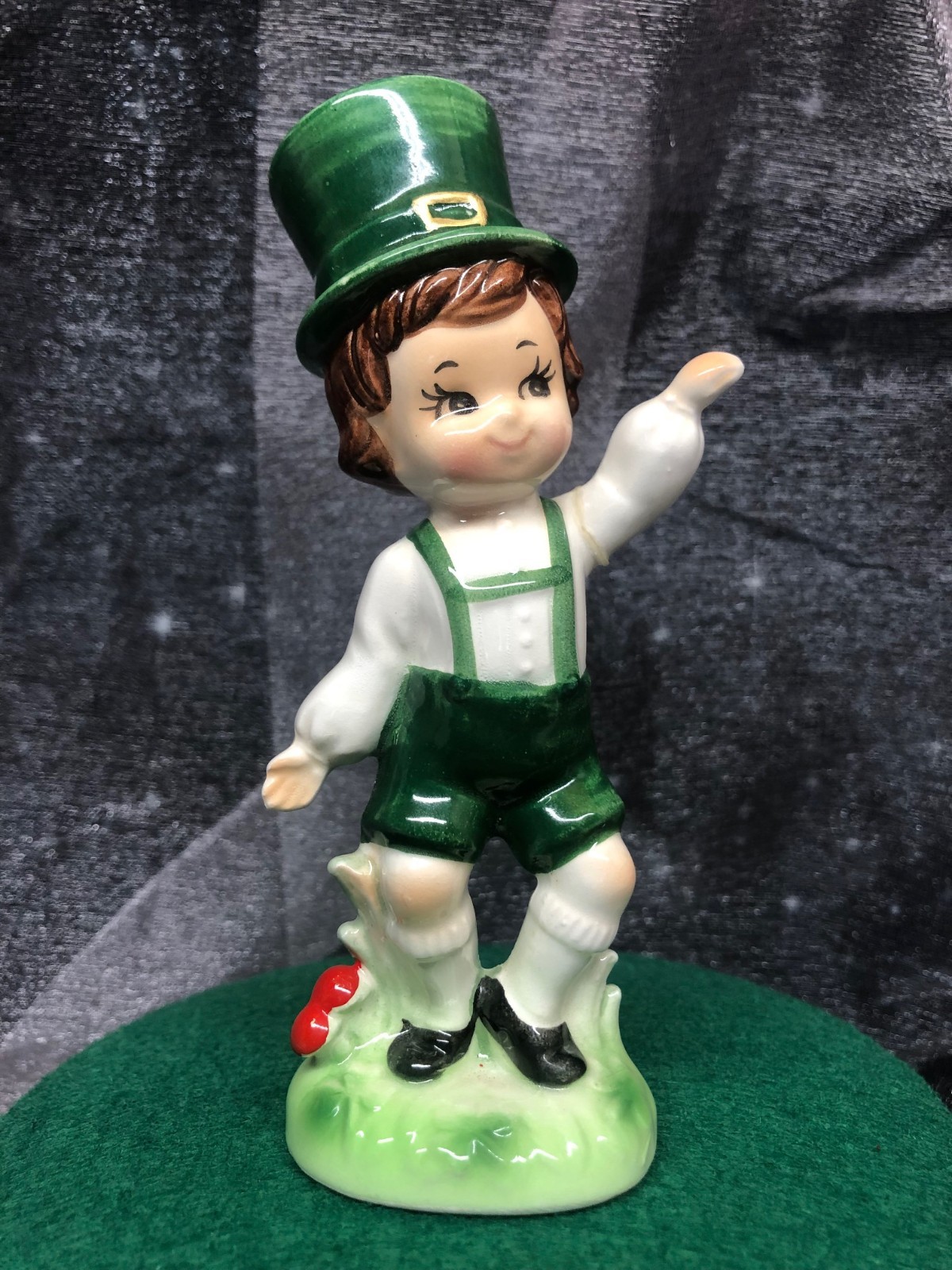 VTG LEFTON St Patrick’s Day Irish Girl Boy Figurine Leprechaun Dancing Kissing 2