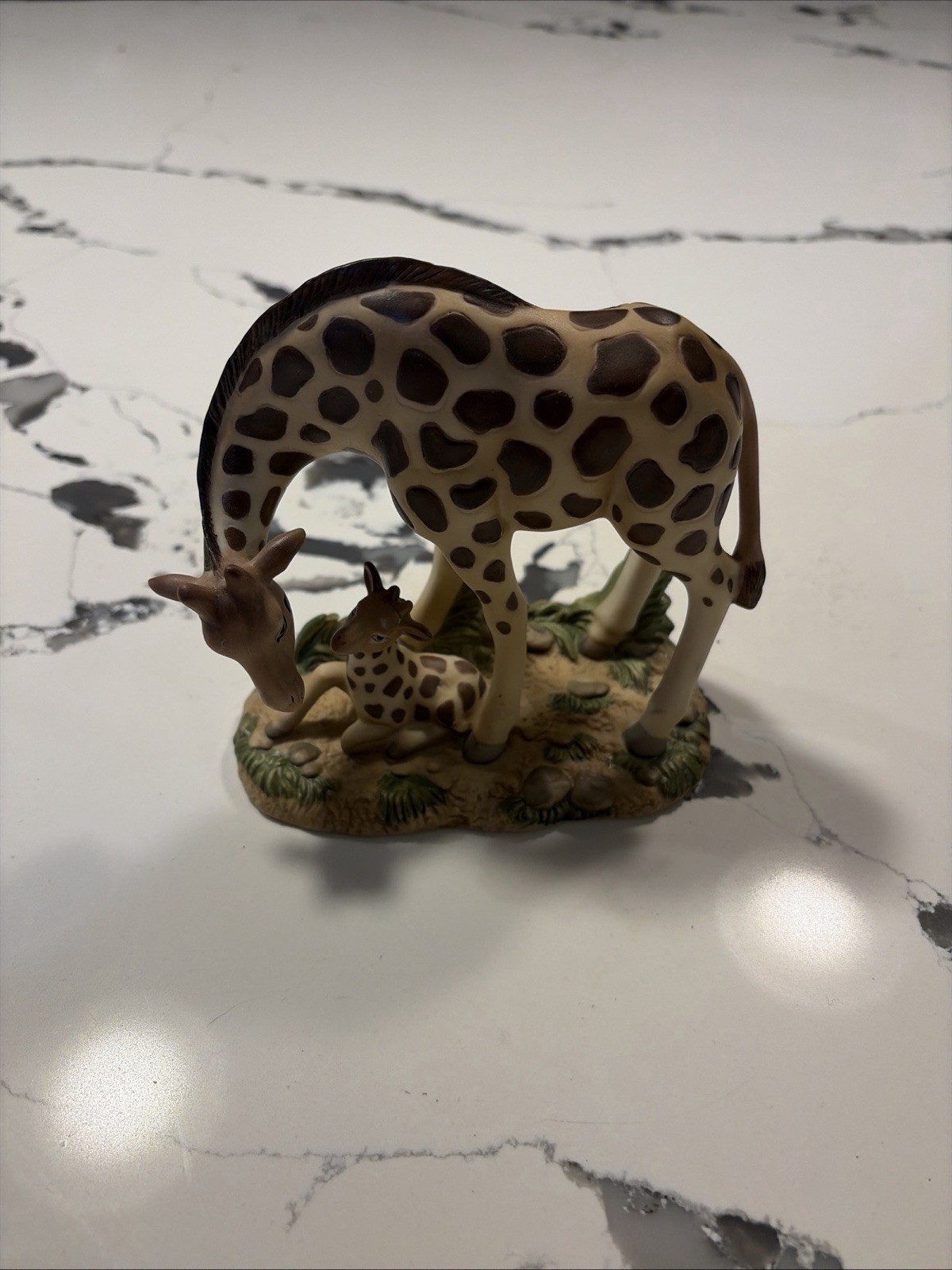 HI003 – HOME INTERIORS – 1999 GIRAFFE & BABY – MOTHERLY INSTINCT #14064-99