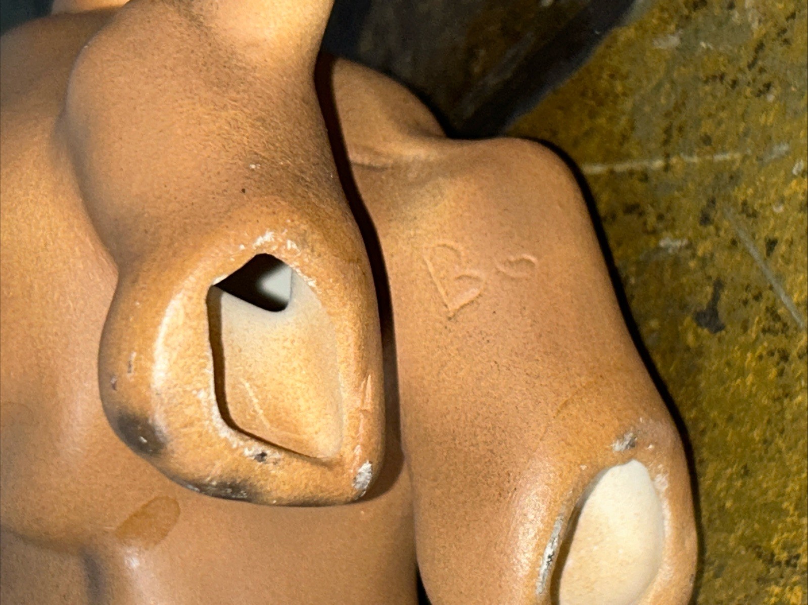 Basset Bloodhound Dog Figurine Vintage Ceramic Brown Matte 11” Stamped “B6”