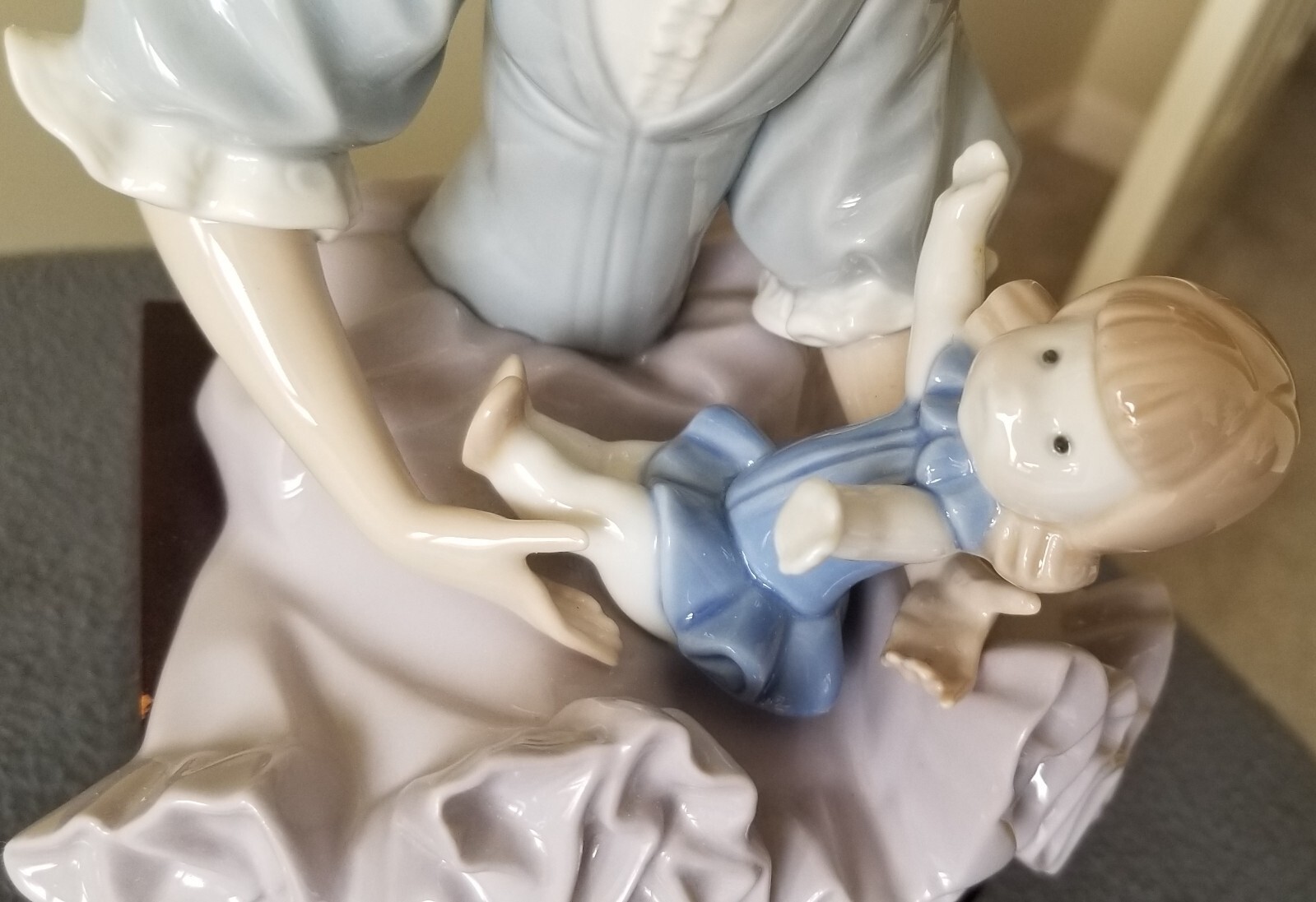Lladro “Putting Her Doll to Sleep” #1379, Porcelain, Vintage, Retired, pre-owned