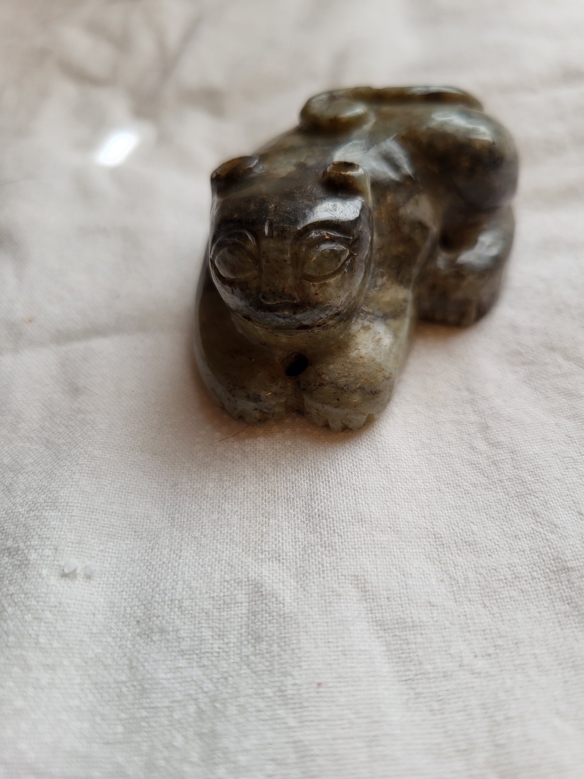 Handcarved Jadeit 1 x 2.25 In. Cat Figurine Statue Sculpture
