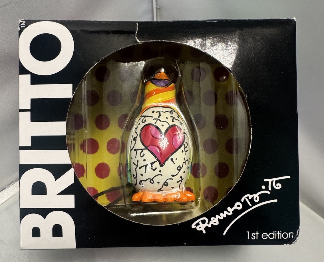Romero Britto Giftcraft Ist edition penguin mini figurine. 2016 #334449