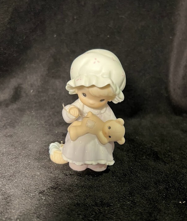 Precious Moments “You Are A Blessing To Me” girl sewing PM902 Club Edition 1990