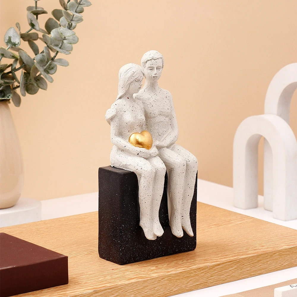 Archies Couple with Golden Heart Showpiece
