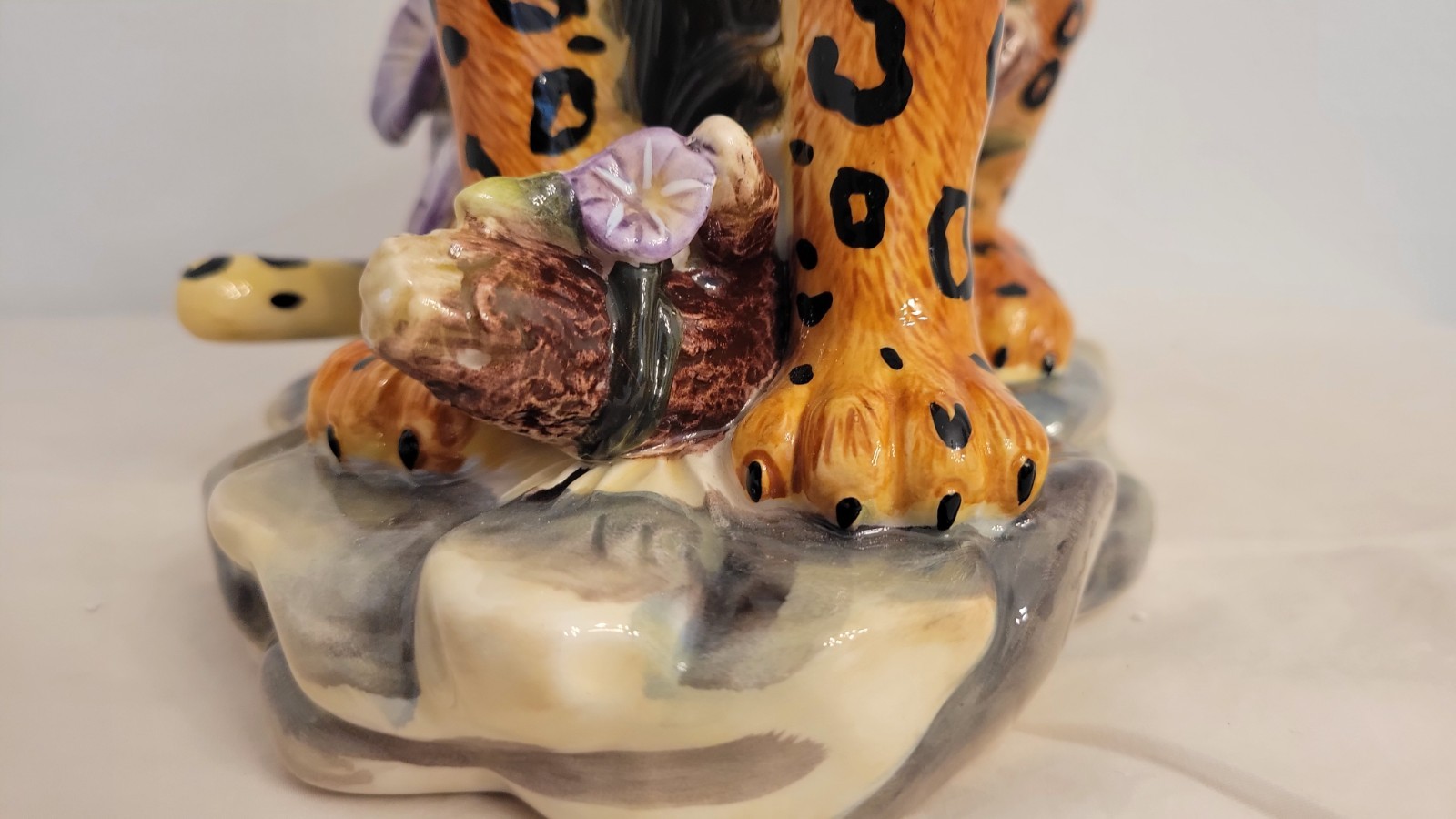 Vtg American Atelier Leopard Cheetah Ceramic Statue 12″×8″ Tall Note Pristine