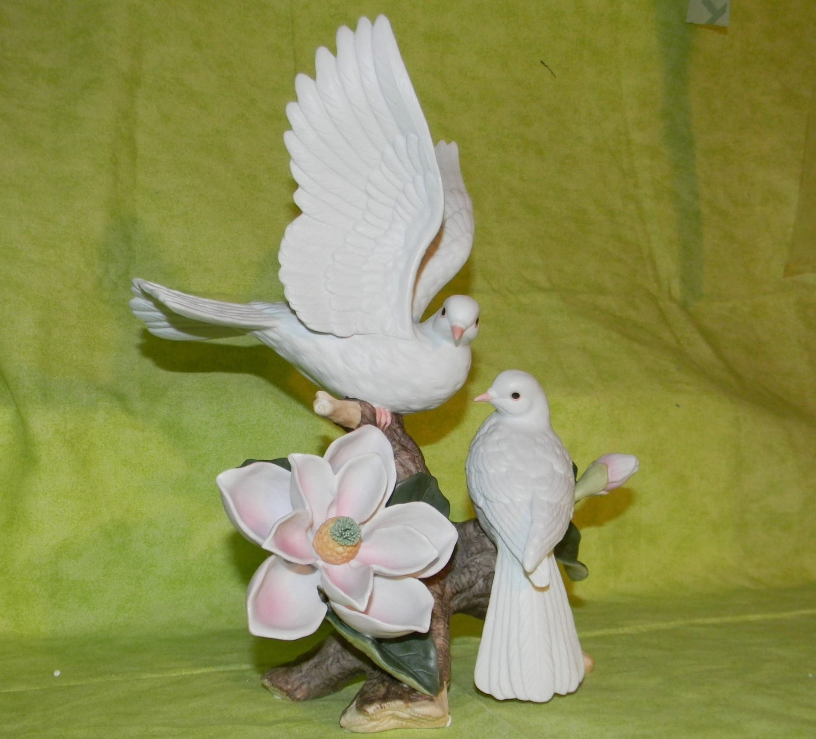 HOMCO 1999 Classic Porcelain Magnolia Delight Doves Bird Figurine