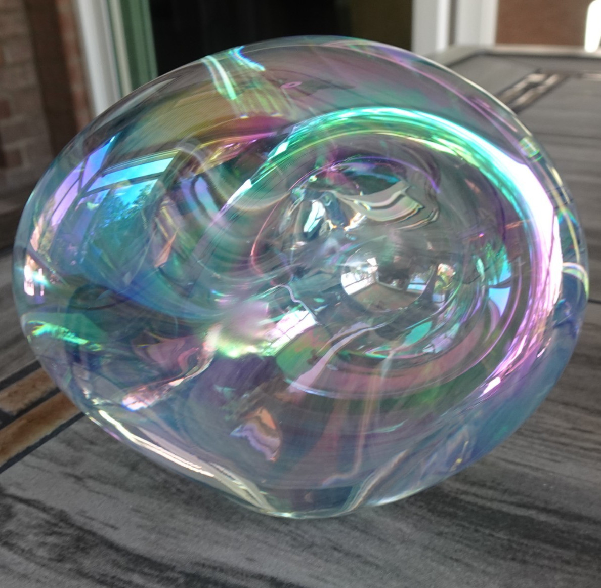 1998 Robert Eickholt Iridescent 4″ Pinch Art Glass Sculpture Paperweight