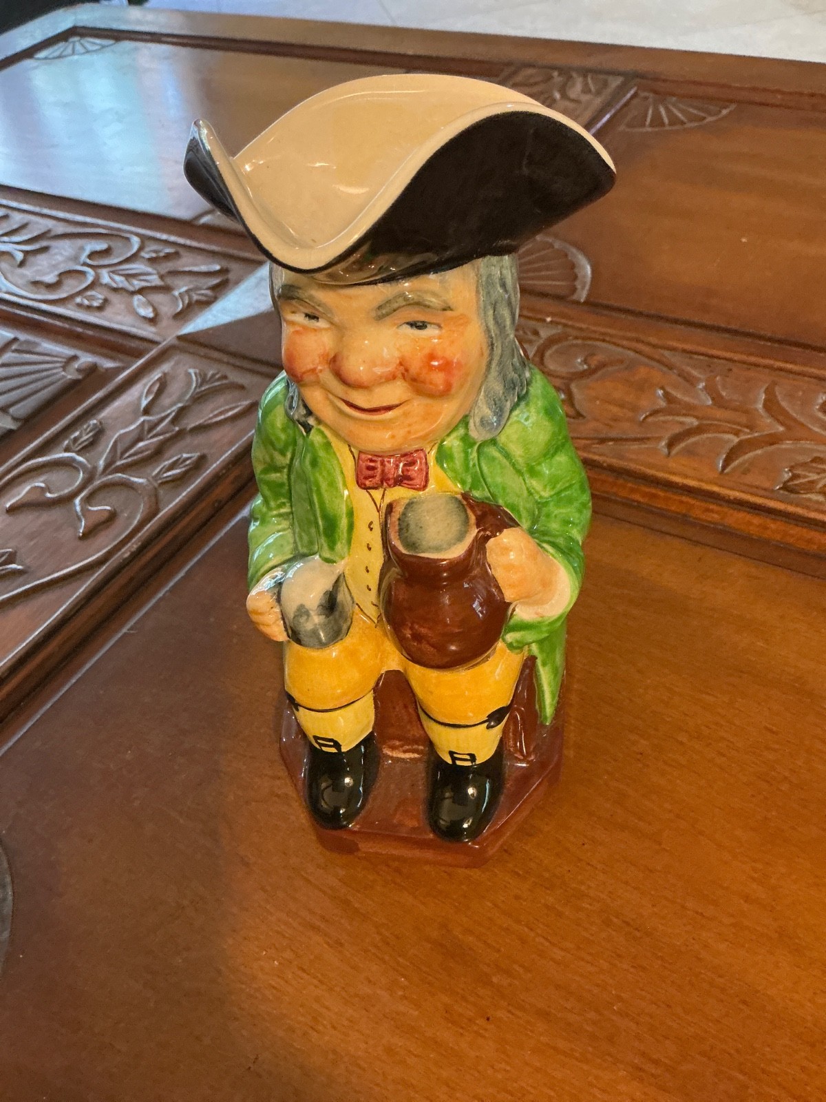 VINTAGE PORCELAIN HANDPAINTED TOBY JUG MADE IN ENGLAND