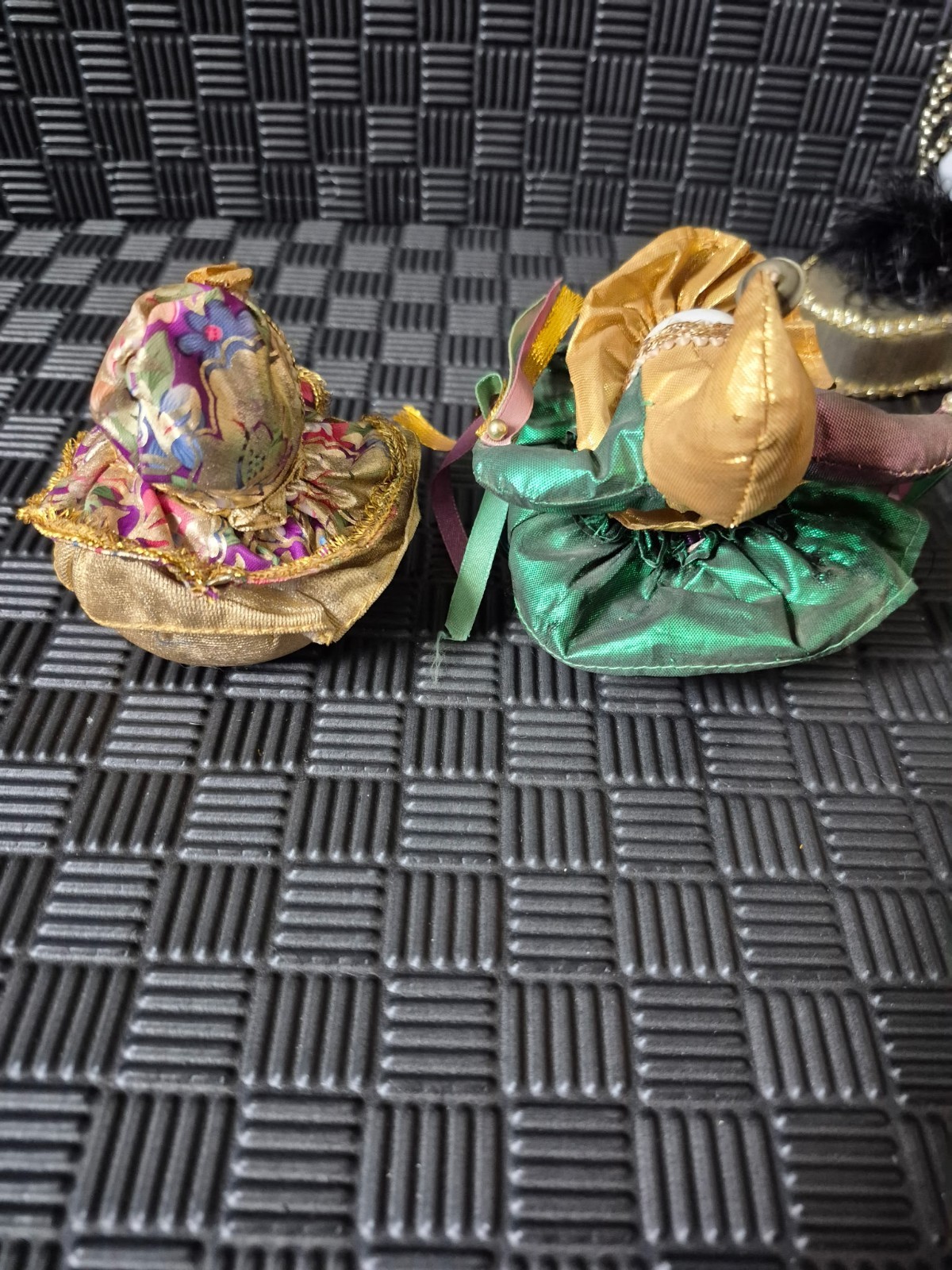 6 – Mardi Gras Harlequin Statues – Figurines